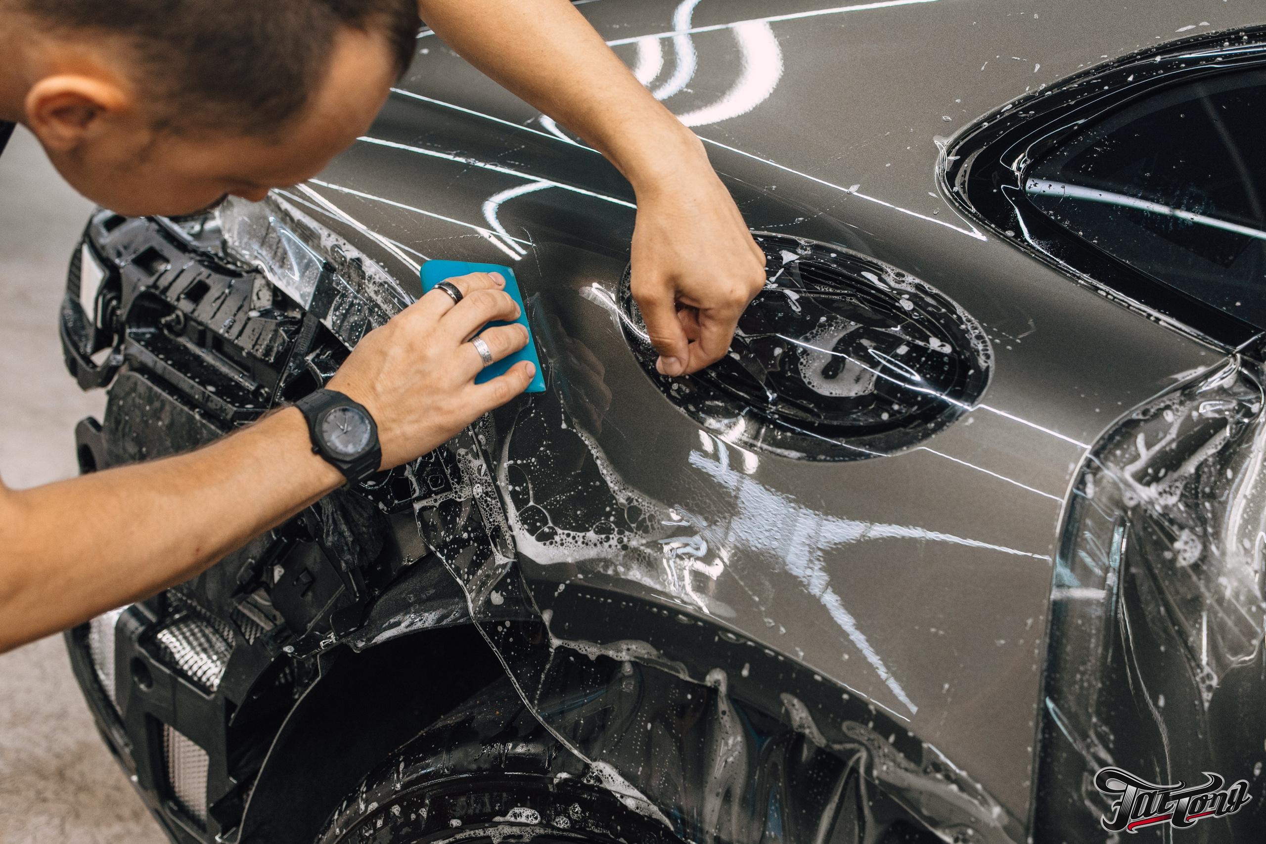 Porsche Panamera GTS оклейка глянецевый полиуретан. DeLorein