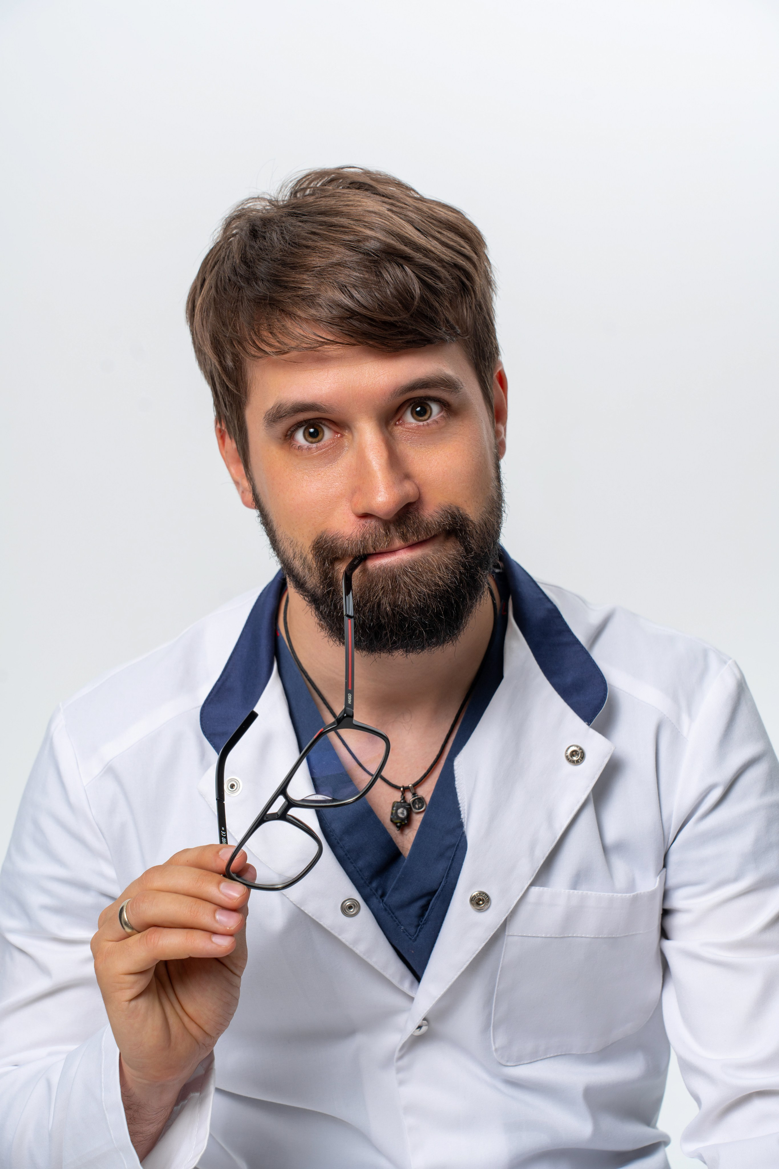 Фотосессия для лор врача в фотостудии в Москве