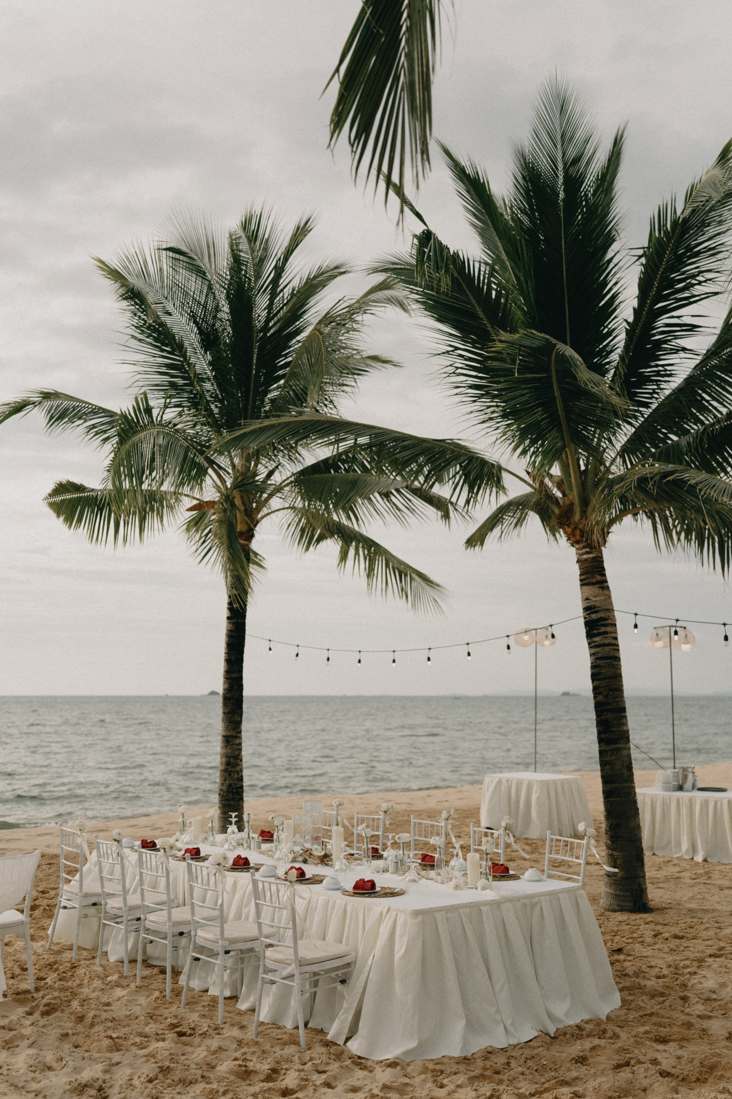 Иван & Анастасия. La Marée wedding agency Свадебное агентство на Фукуоке, Вьетнам — организация свадеб, декор, координация и помощь парам для идеального дня