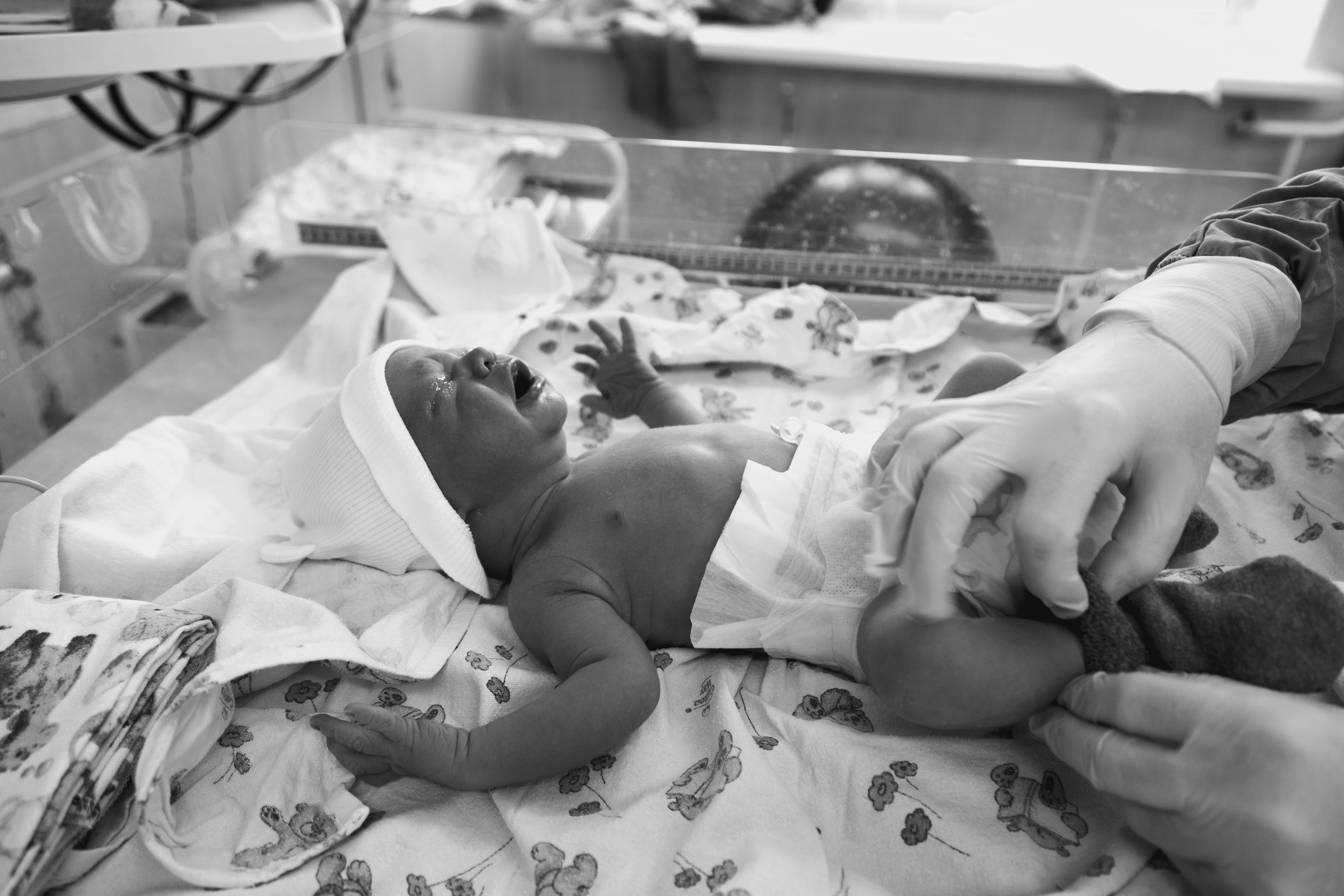 РОДЫ. МЕДИЦИНСКИЙ РЕПОРТАЖ О РОЖДЕНИИ РЕБЕНКА. ФОТОГРАФ АЛЕКСАНДРА ПЕРМЯКОВА