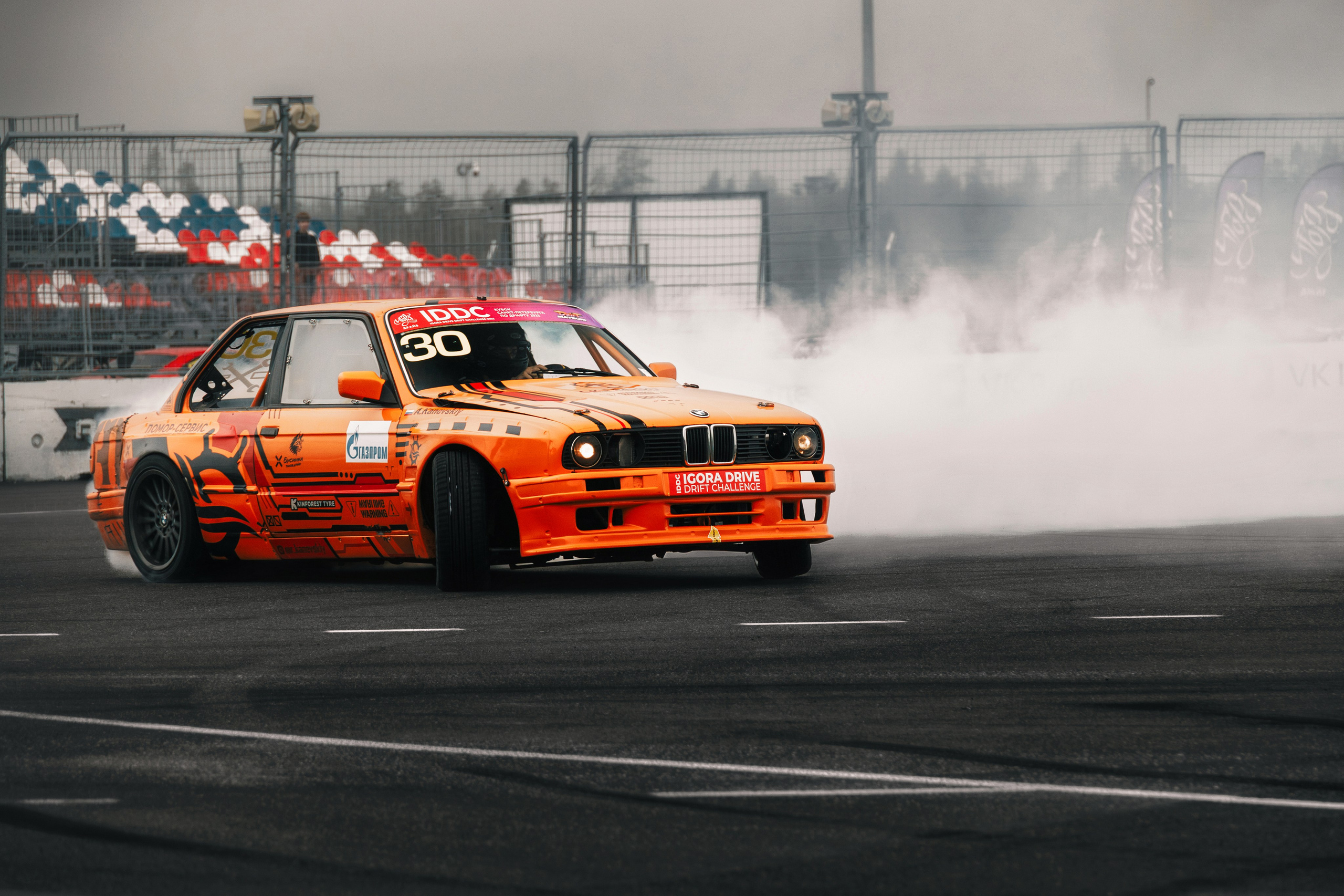 IDDC Этап 2: Бетонный Колизей и блогеры в деле