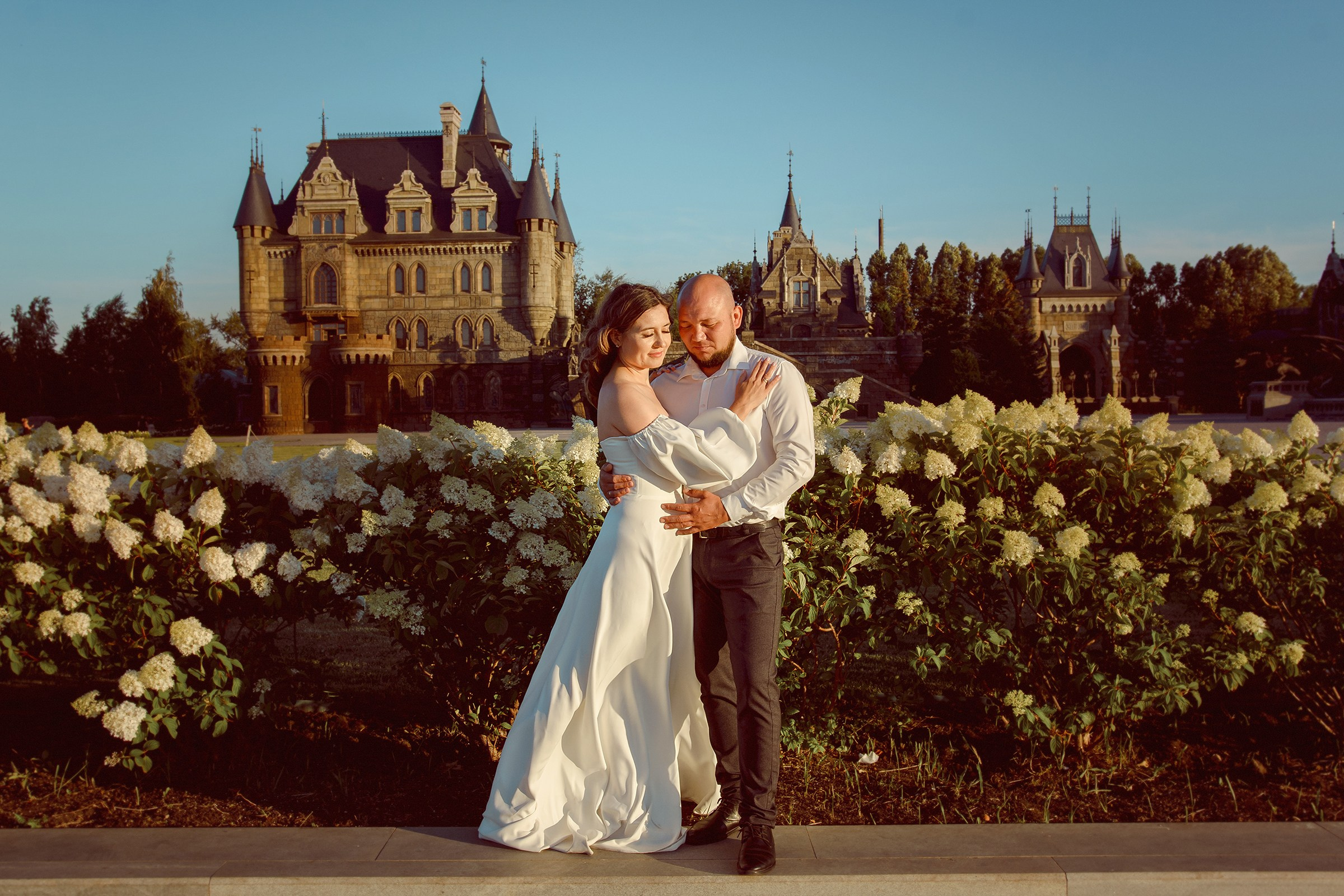 Свадебная фотосъемка у Замка Гарибальди. Фотограф Оксана Сафонова г. Тольятти
