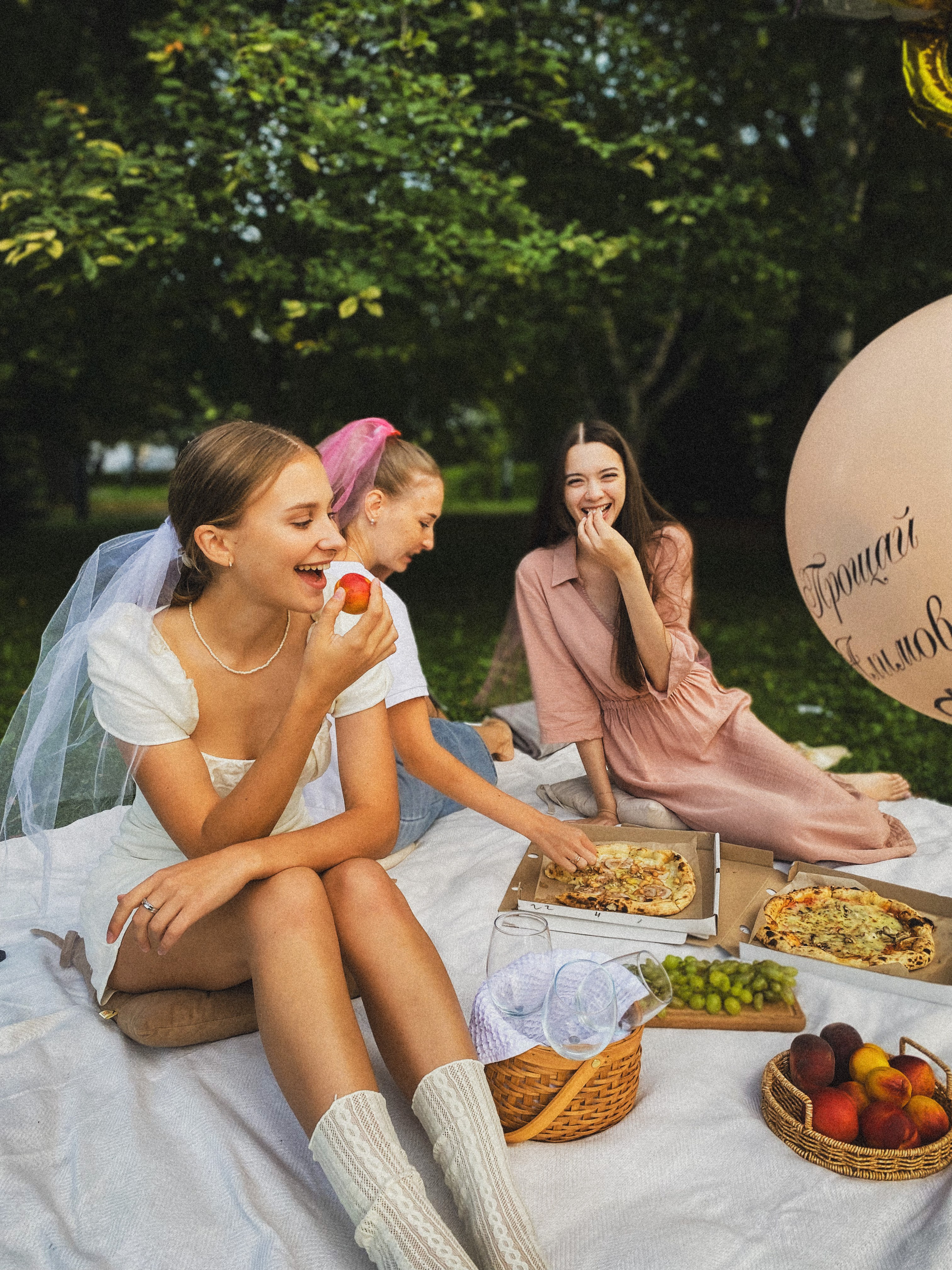 Девичник в парке Чёрное озеро. Чувственный мобильный фотограф в Казани и Сочи Дьяченко Дарья