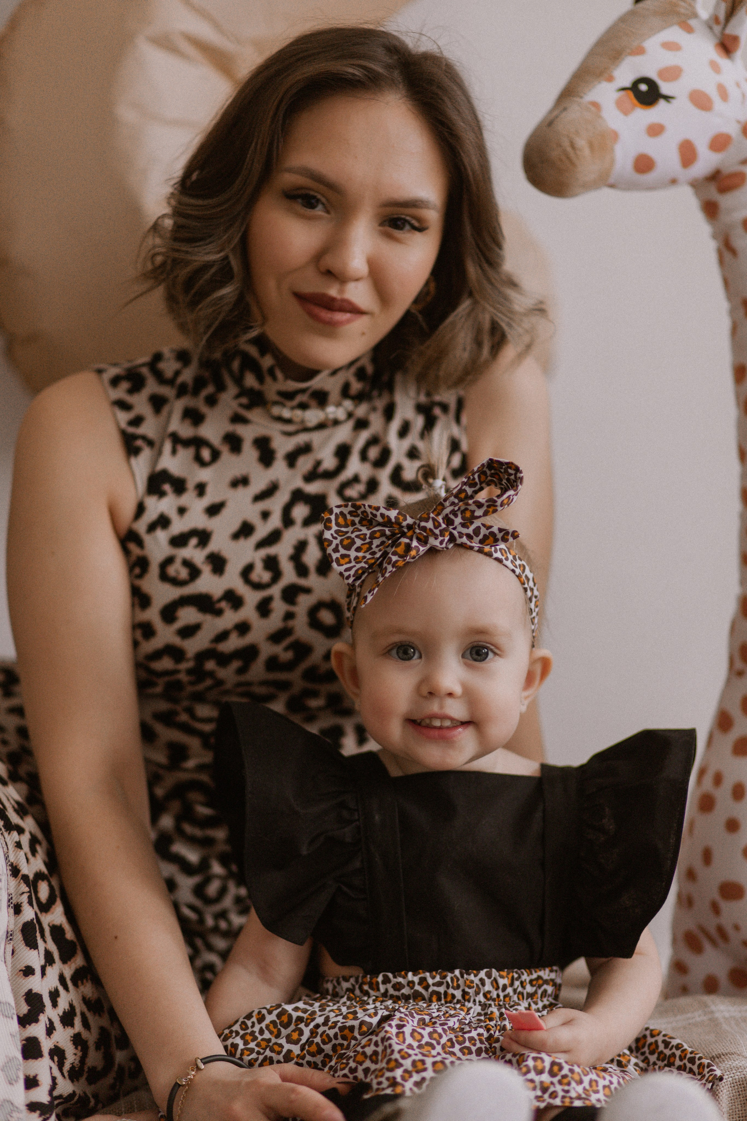 Олеся, Есения и Артём. Главная