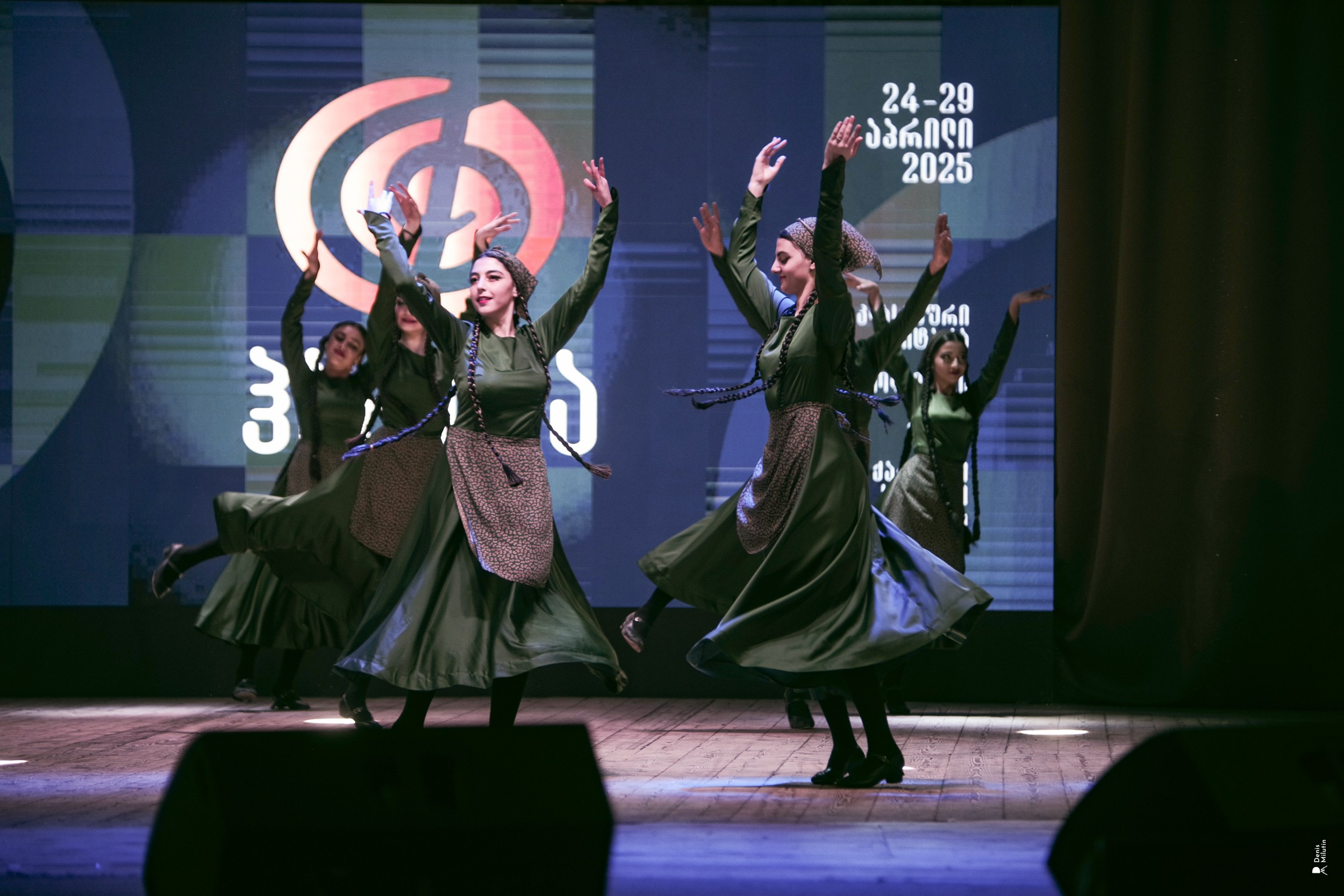 Танцы в Хоби. Портретный фотограф Денис Милютин