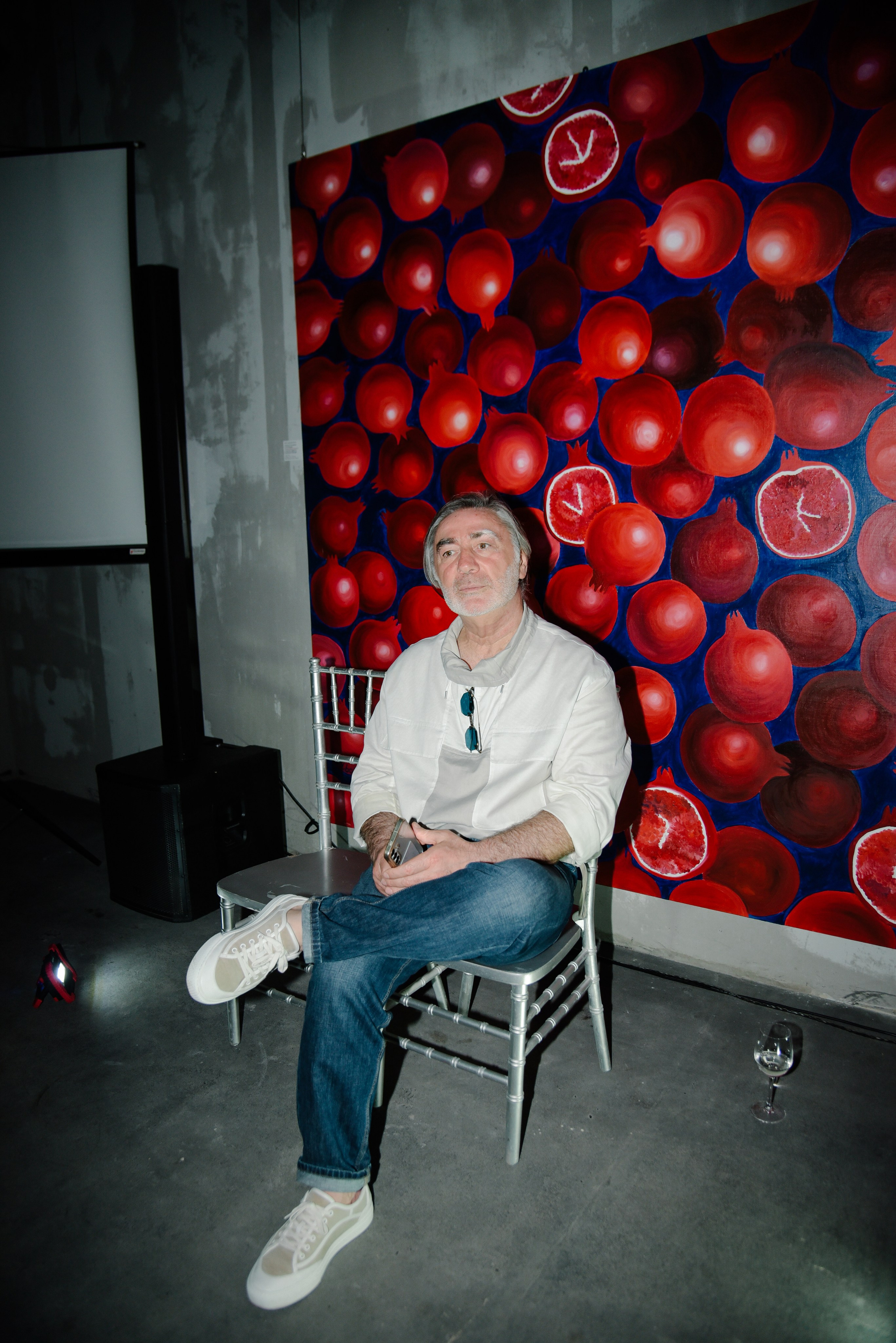 Александр Дильбази Игра взглядов в гранатовом саду. Фотограф Лола Волна, город Москва