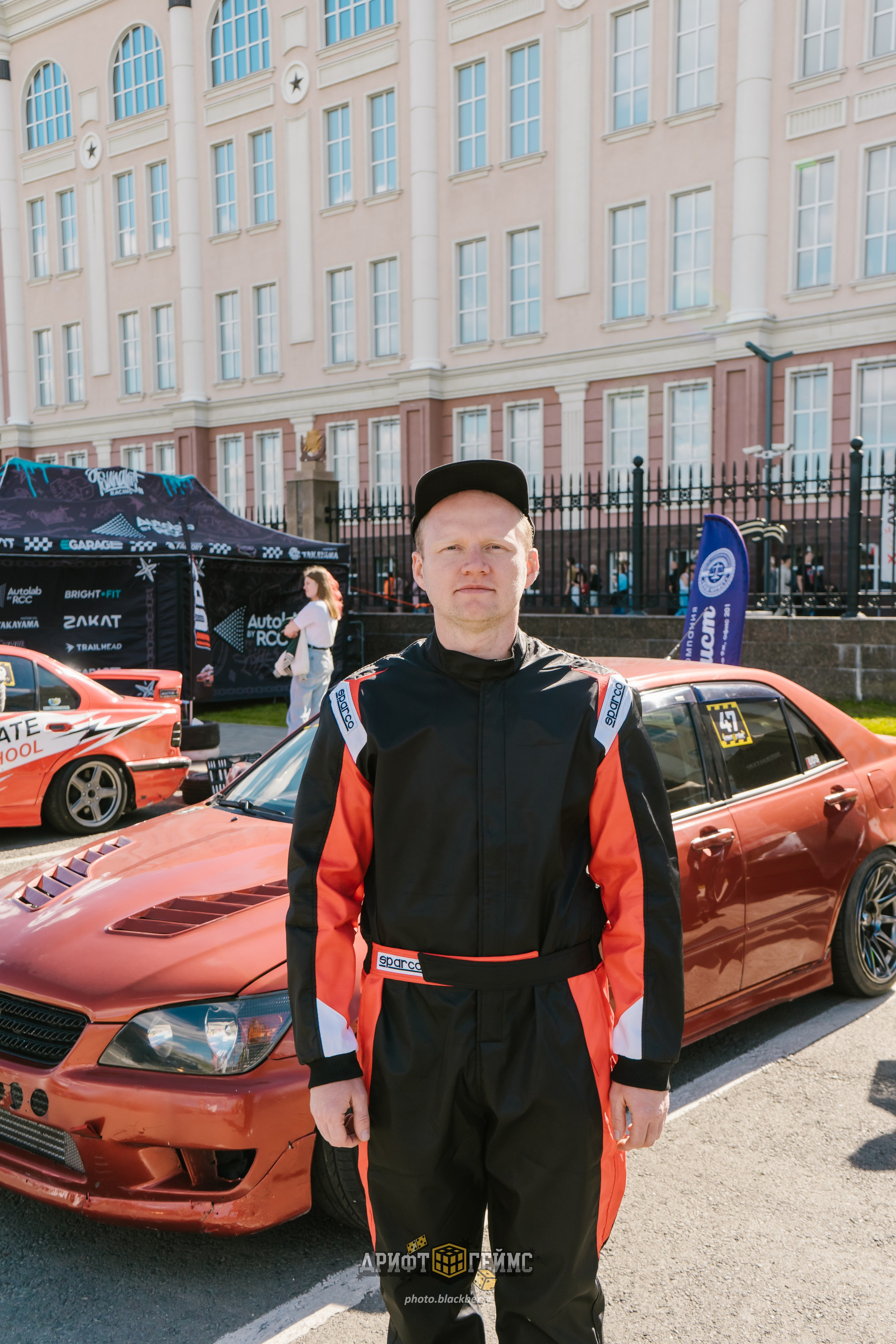 Авто-мероприятия. Люблю снимать не только эмоции людей, но и автомобили.Живу в Челябинске, ну и конечно как же без путешествий по городам