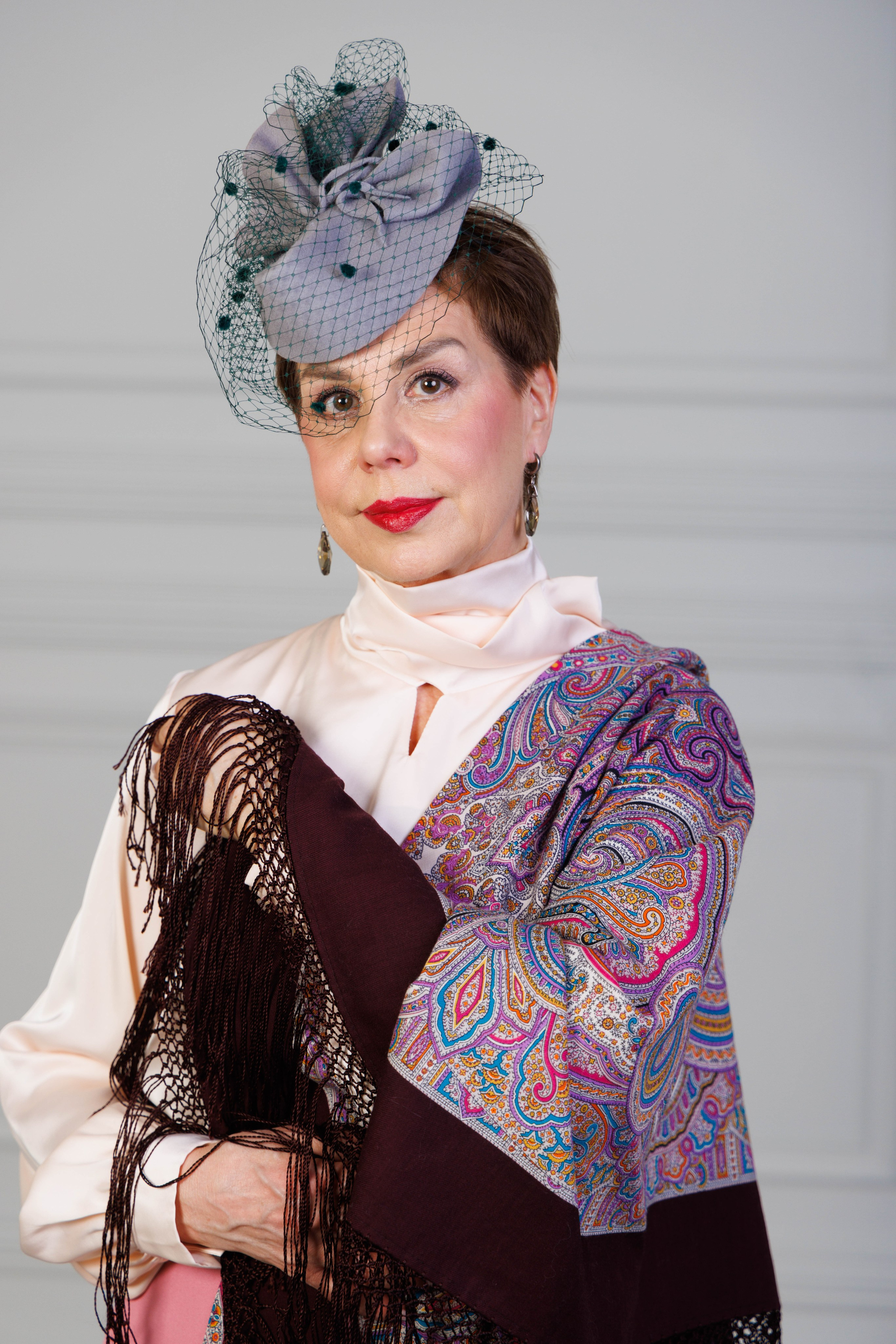 Фотосессия для аукциона, 2025. Коллекционер и искусствовед Олеся Ястребова