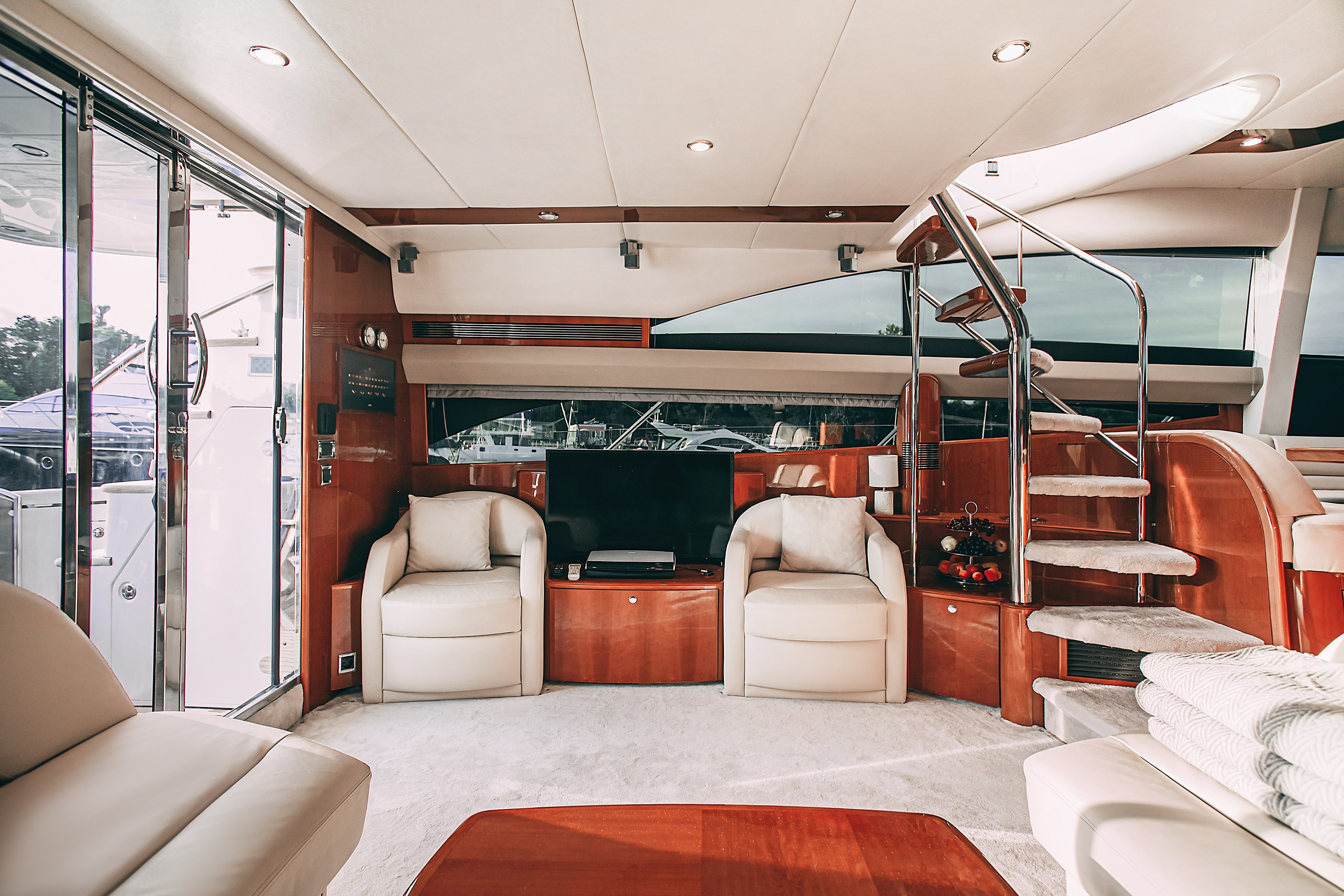 Яхта Princess 57 Esperanza. SPB Rent Boats|аренда катеров и теплоходов