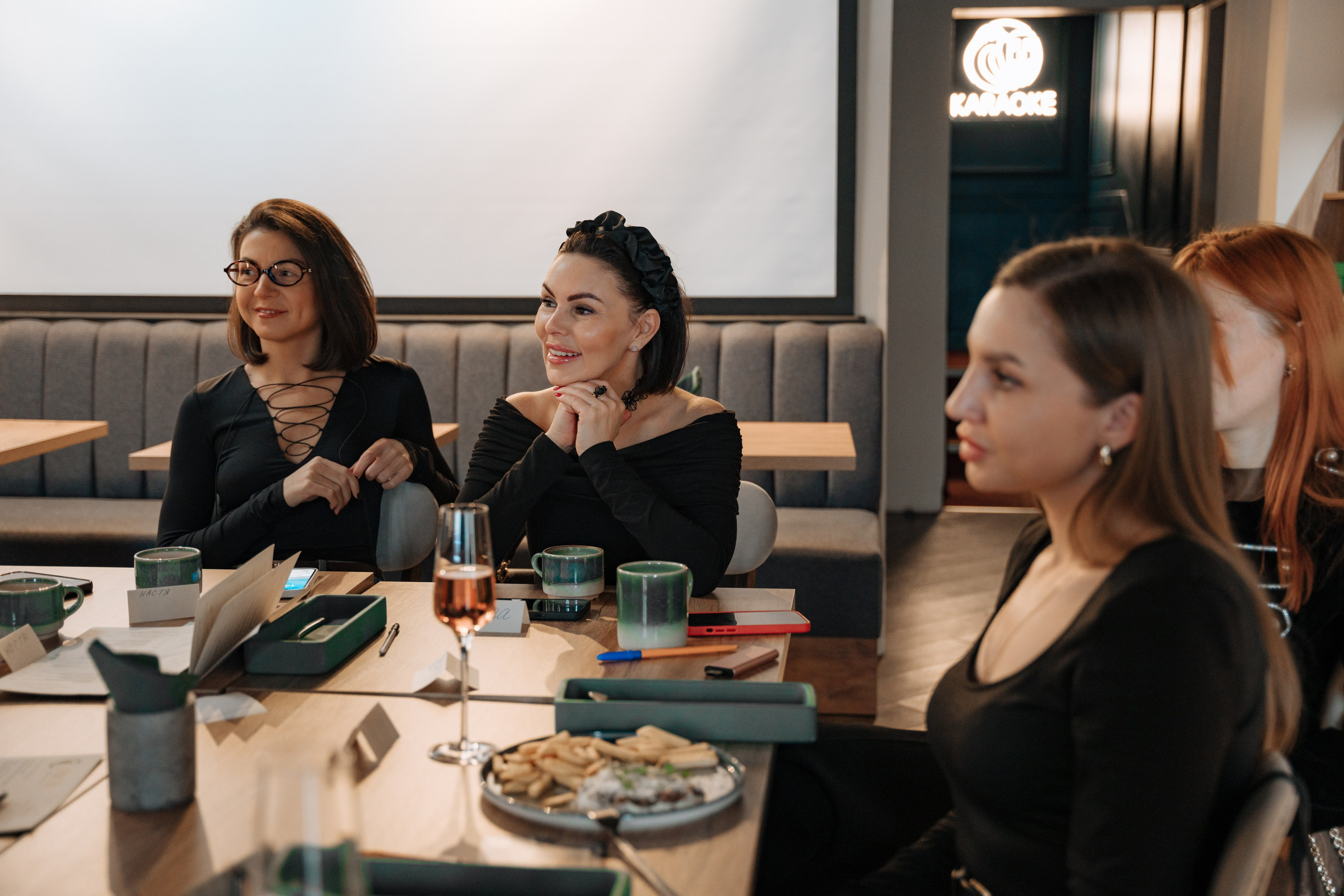 Мафия. Бар FINCH. ЖЕНСКИЙ КЛУБ LAXMI. Портретный фотограф в Санкт-Петербурге Дмитриева Наталия