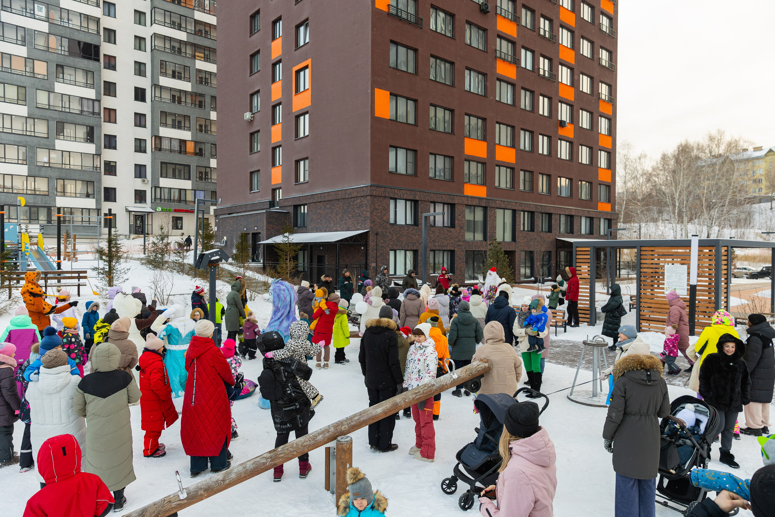 Уличный праздник ЖК «Геометрия». Фотограф Александр Поздняков  Новосибирск