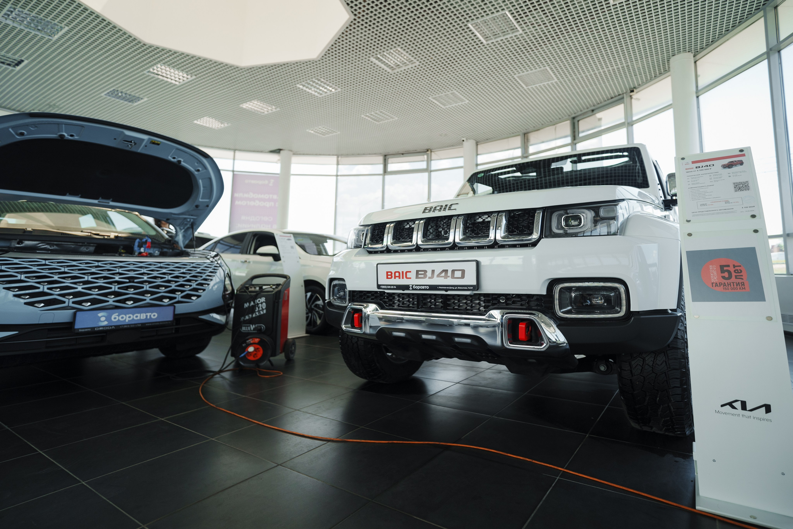 Автосалон «Боравто». Фотограф Олег Сотник