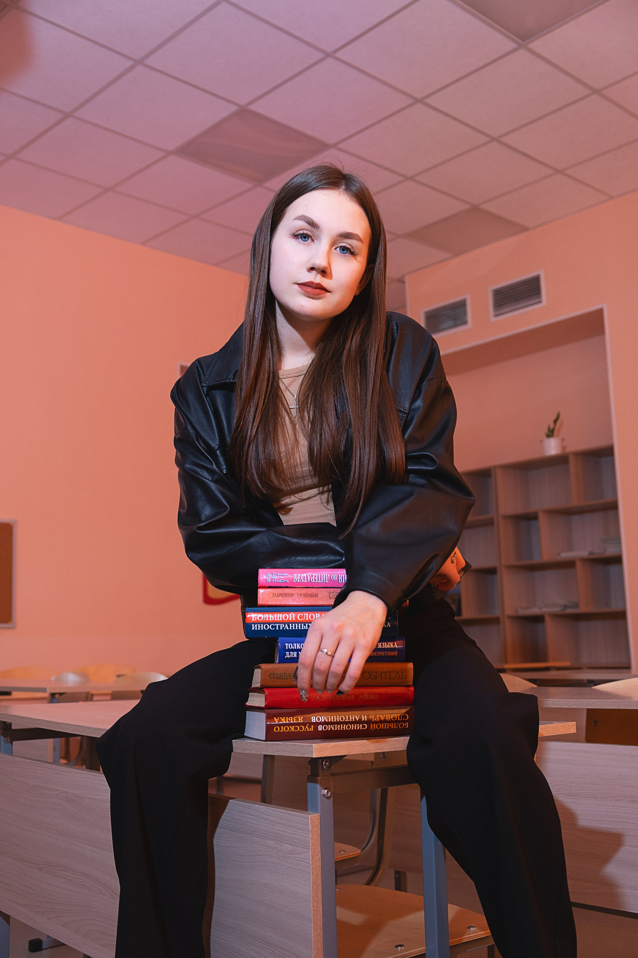 Выпускной альбом 2024. Фотограф и видеограф в Омск/Москва Сащенко Лера