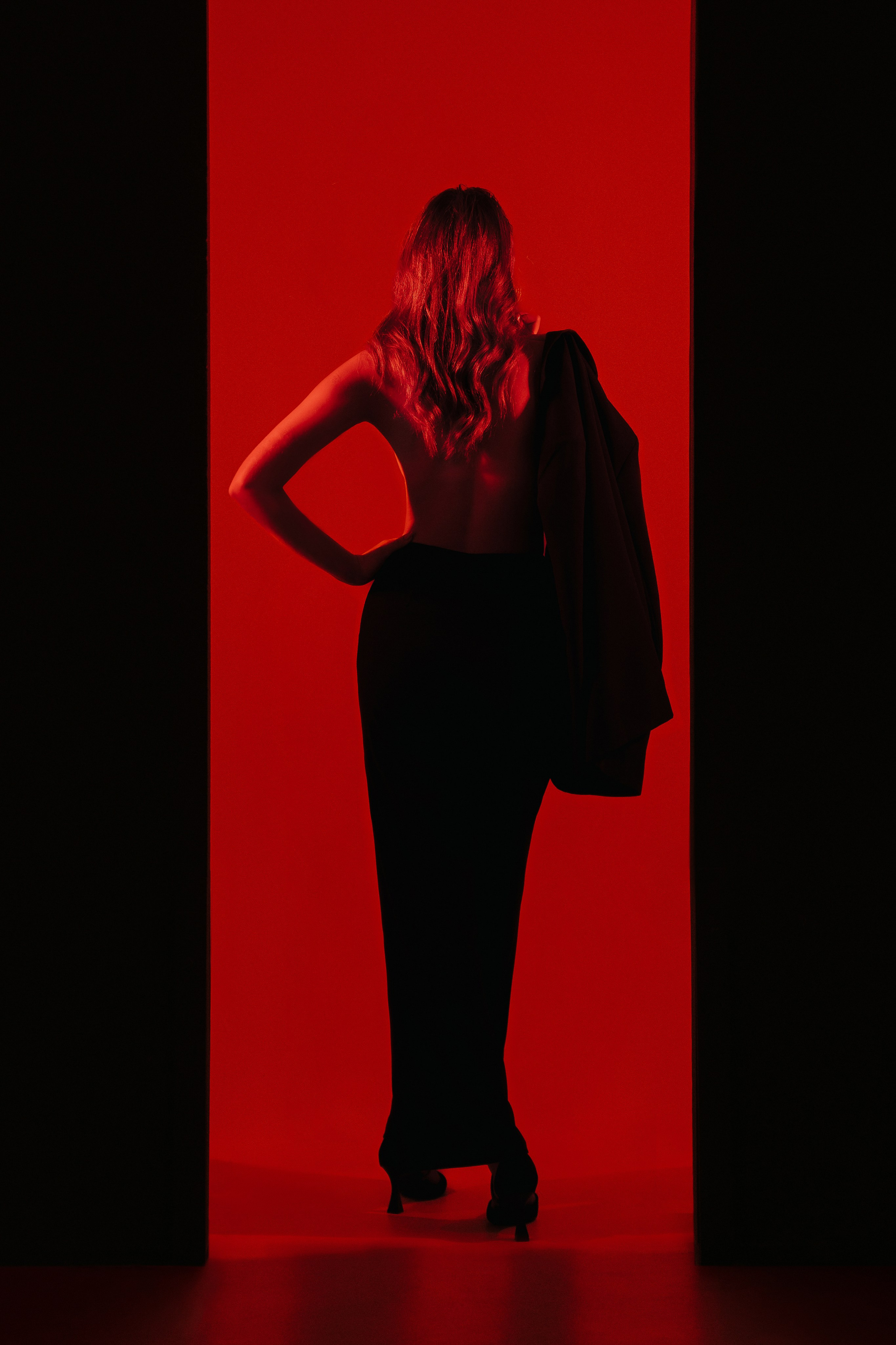 Вика в красном. Паша Страхов — фотограф