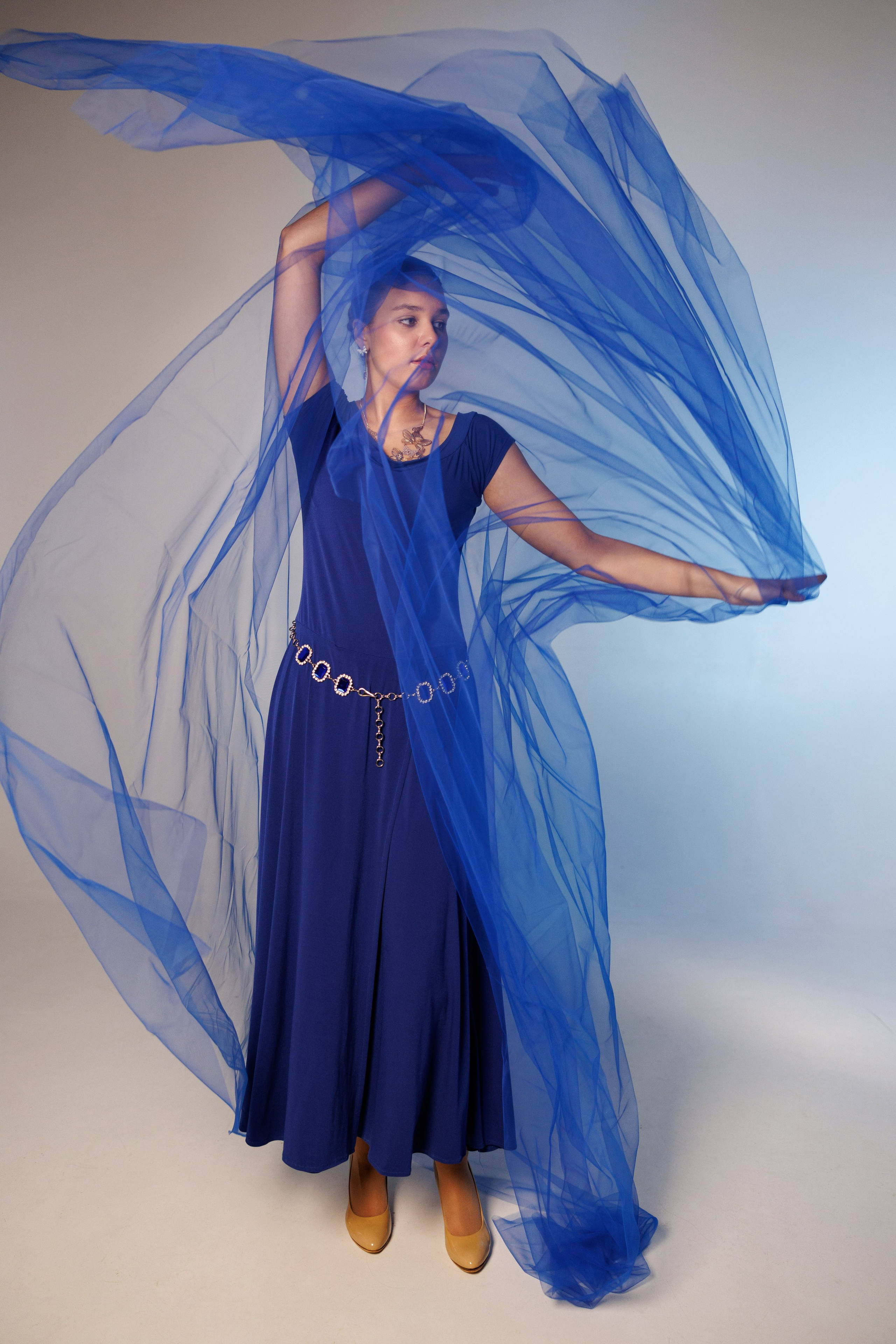 Фотосессия с цветным светом. Лиза. Фотограф в Воронеже Галина Фурсова