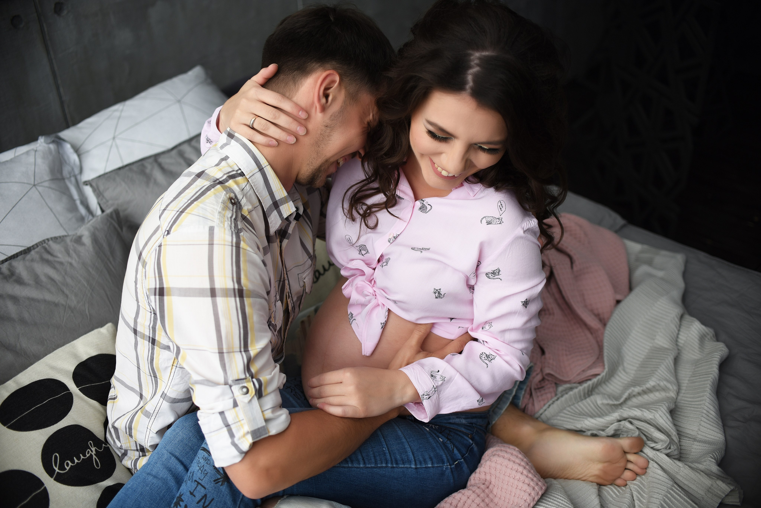 Фотосессия беременности студийная съемка. Свадебный, семейный, детский, контент фотограф в Омске Максим Ильин