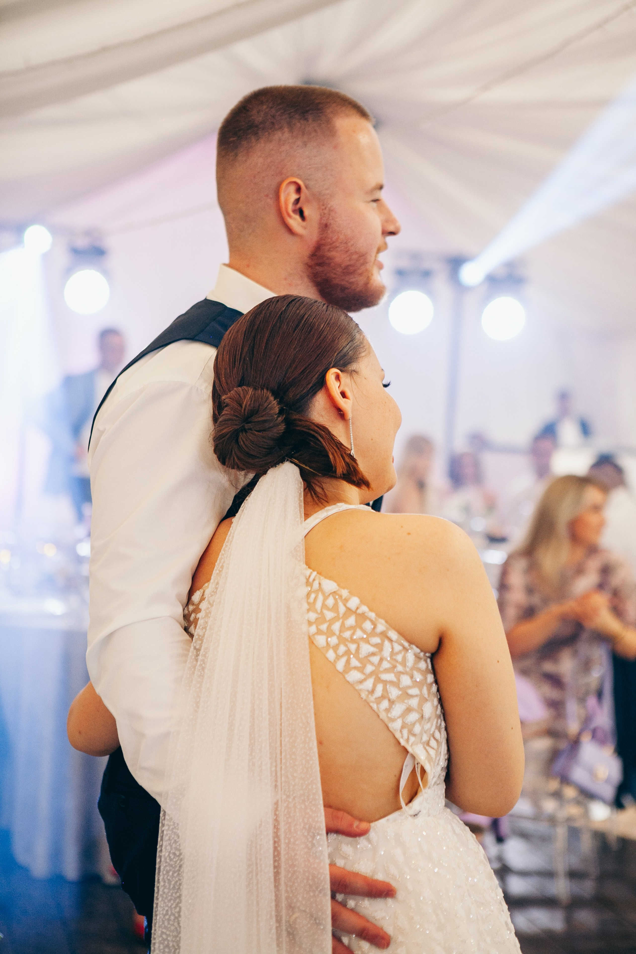 Свадебная фотосессия в отеле hartwell hotel и на патриарших прудах. Фотограф Ольга Ефремова