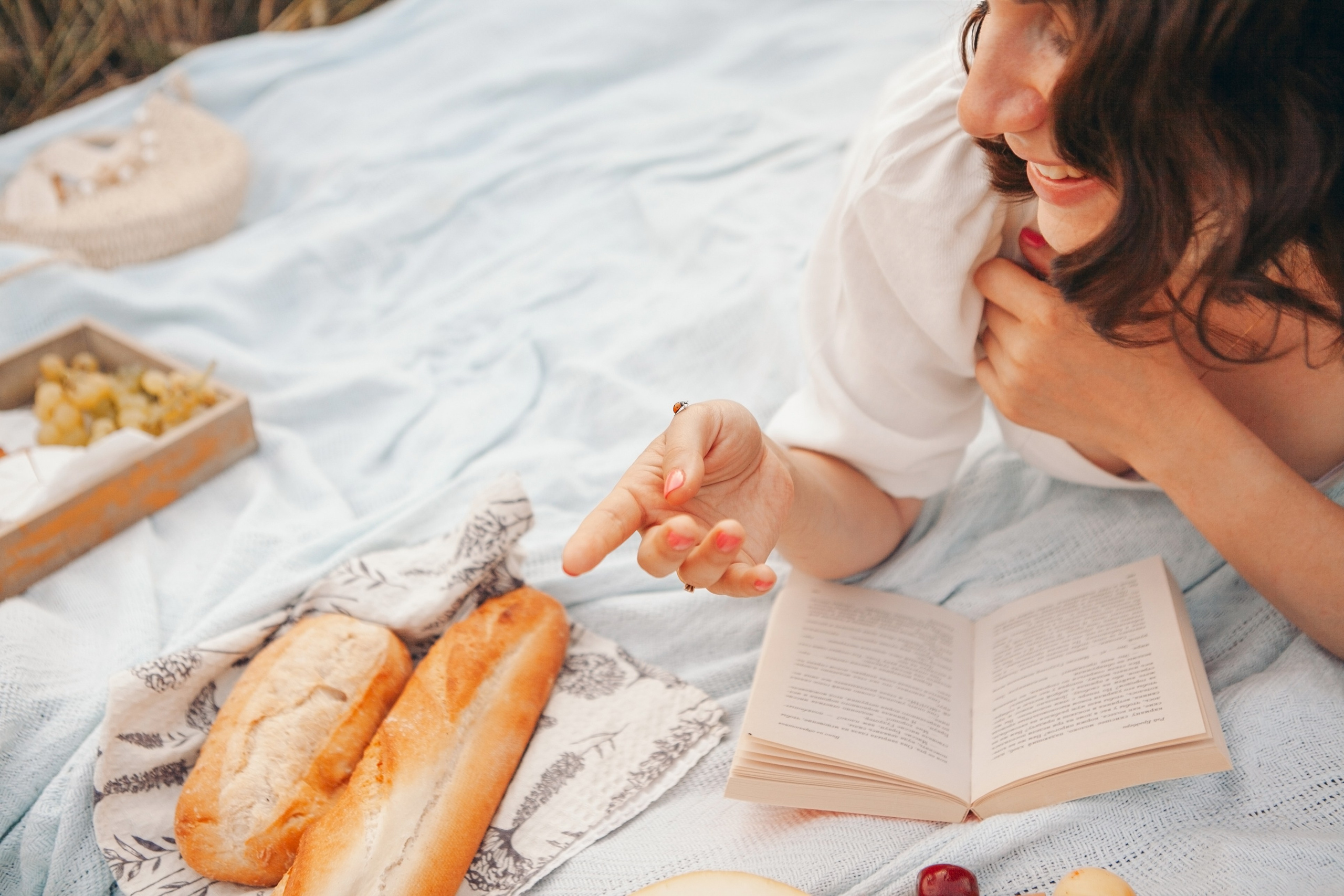 Семейная фотосессия в поле на закате. Фотограф Ольга Ефремова