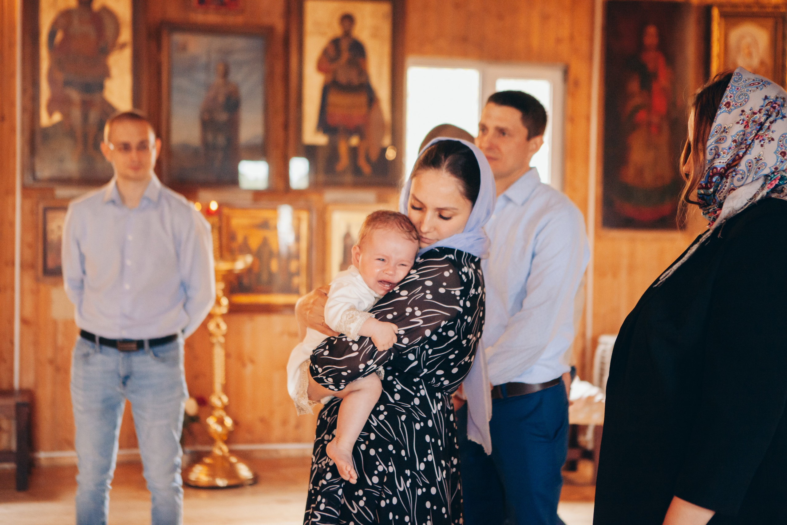 Крещение ребенка в церкви в москве. Фотограф Ольга Ефремова