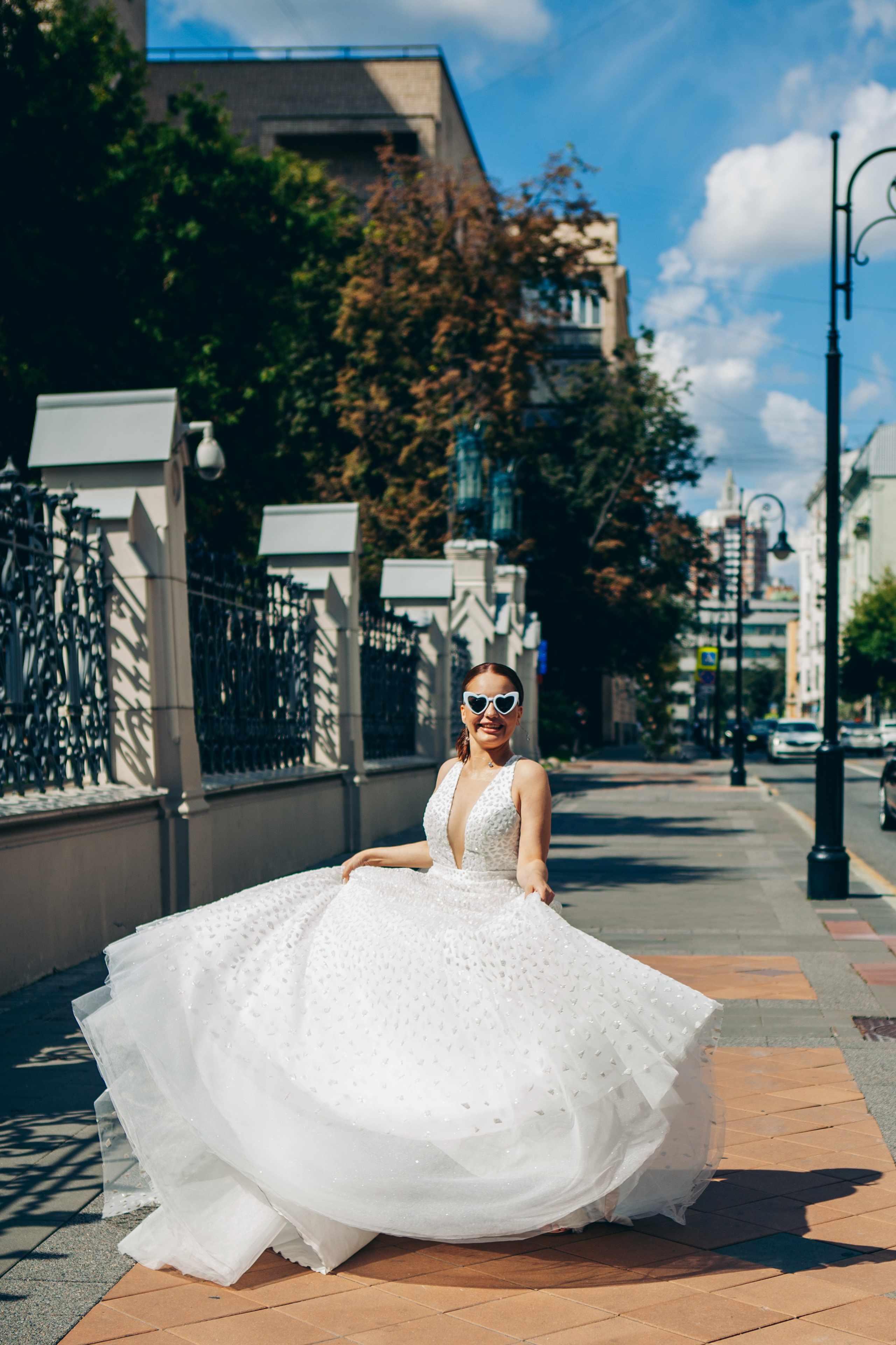 Свадебная фотосессия в отеле hartwell hotel и на патриарших прудах. Фотограф Ольга Ефремова