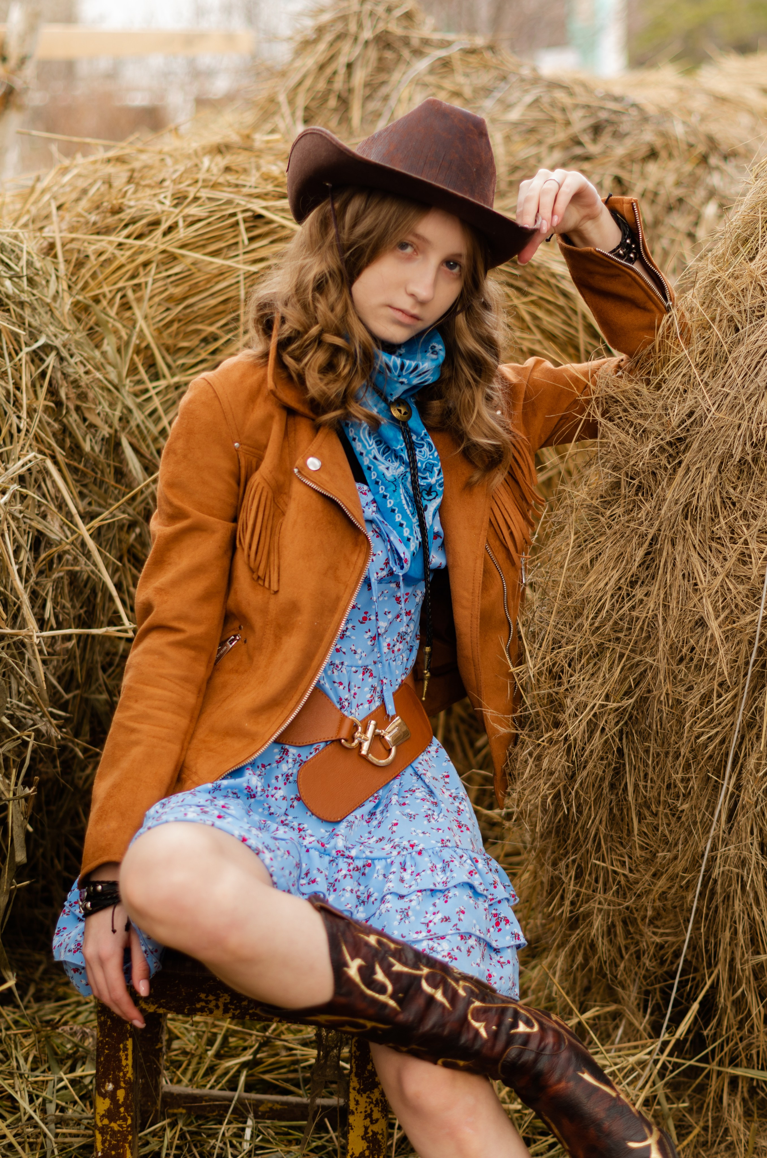 Ковбойская девчонка. Фотограф Марина Доглядная Челябинск фотосессии с лошадьми, мотоциклами