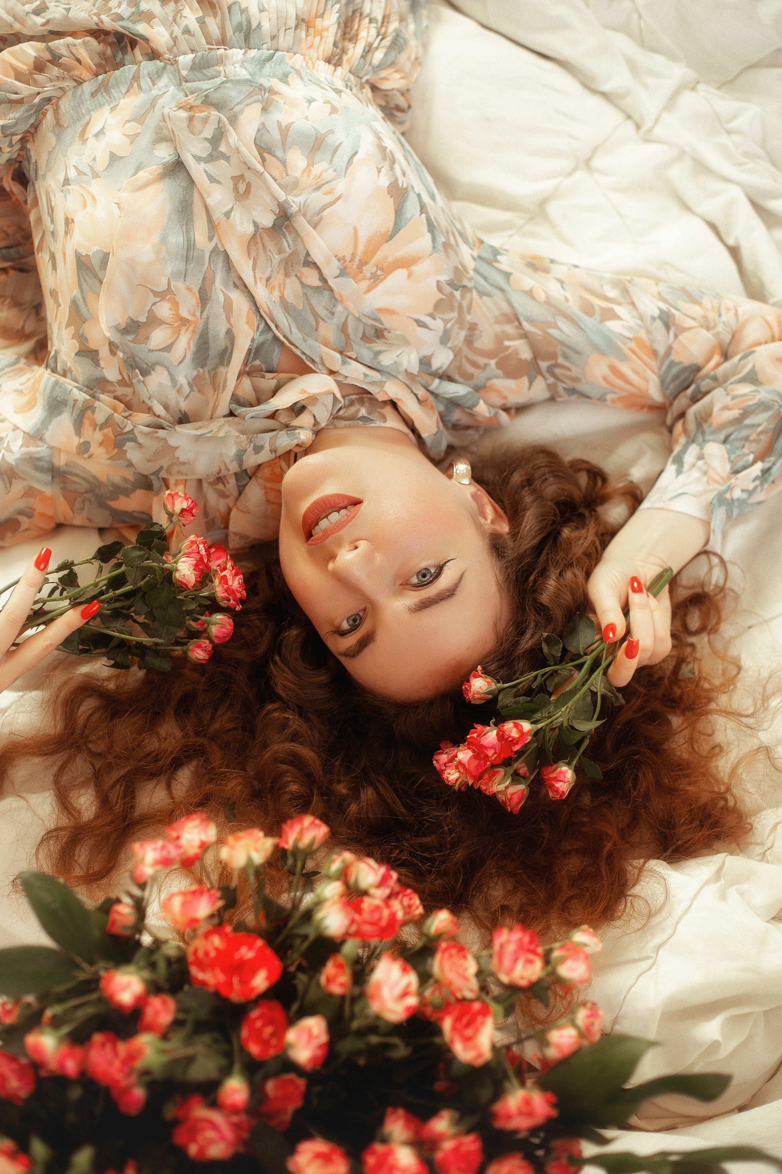 Индивидуальная фотосессия с розами и мольбертом. Свадебный и семейный фотограф  Новочеркасск Виктория Литвиненко