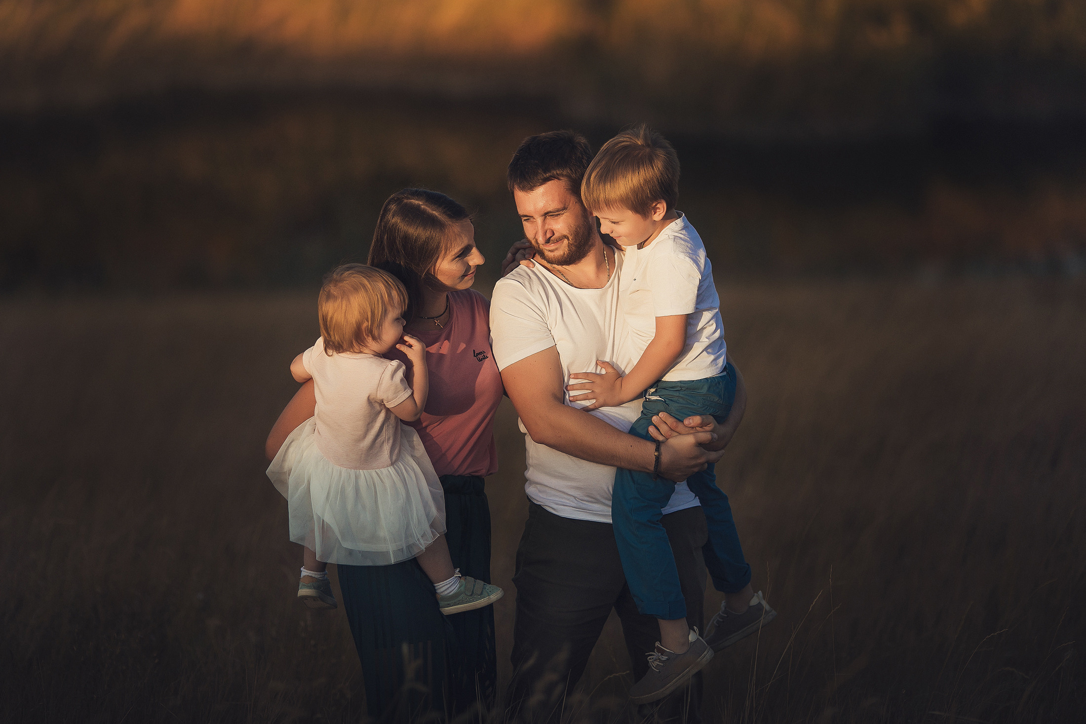 Семейная фотосессия на пруду на природе. Свадебный и семейный фотограф  Новочеркасск Виктория Литвиненко