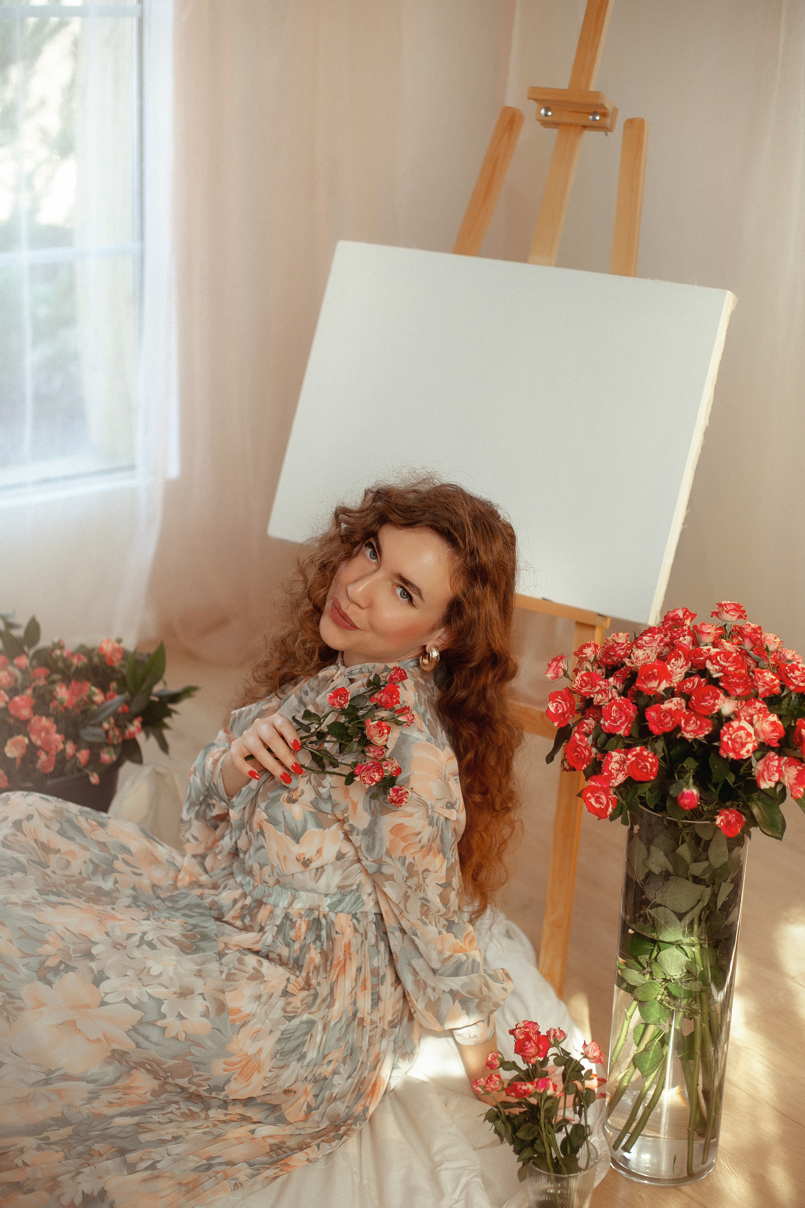 Индивидуальная фотосессия с розами и мольбертом. Свадебный и семейный фотограф  Новочеркасск Виктория Литвиненко