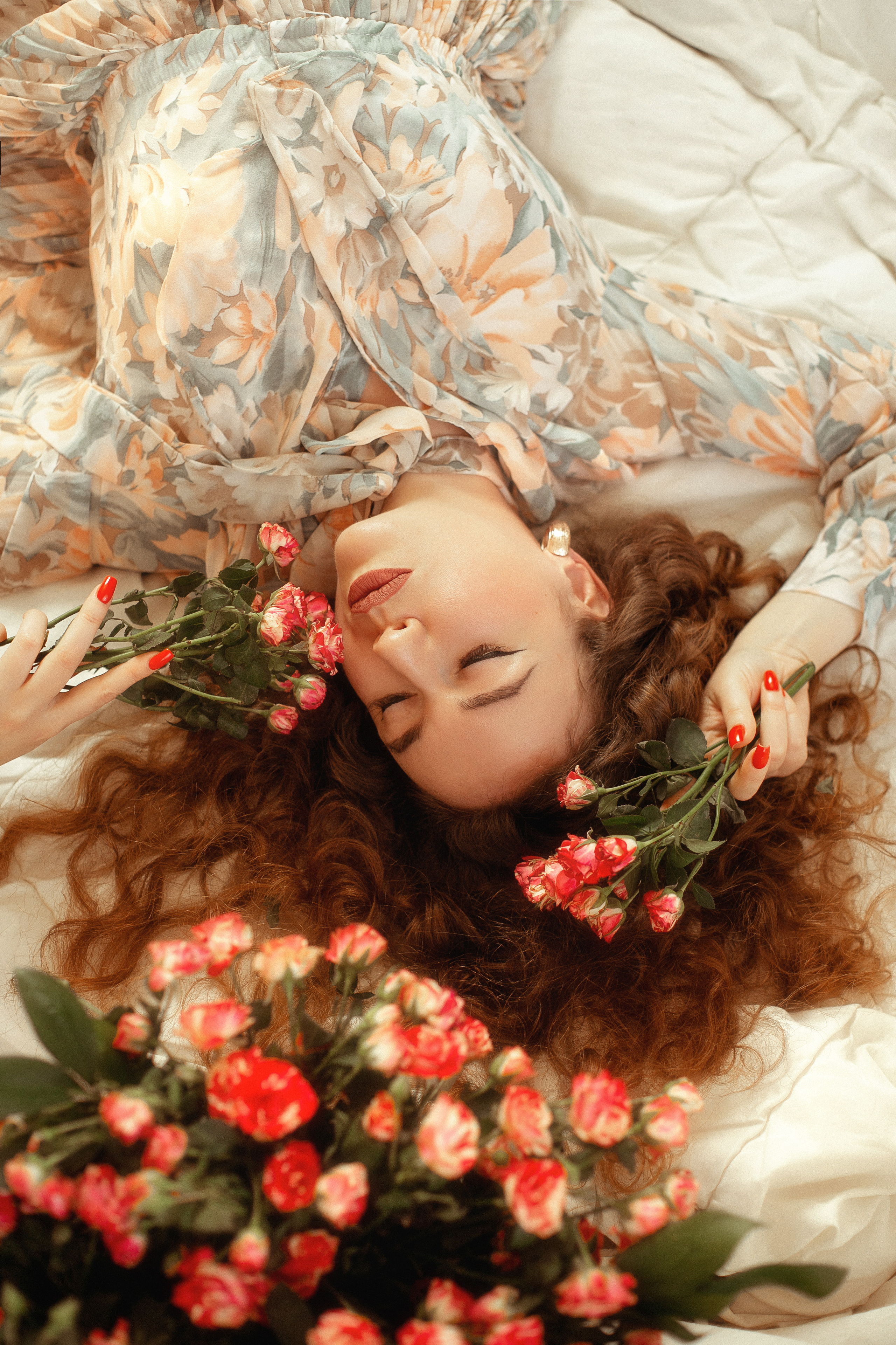 Индивидуальная фотосессия с розами и мольбертом. Свадебный и семейный фотограф  Новочеркасск Виктория Литвиненко