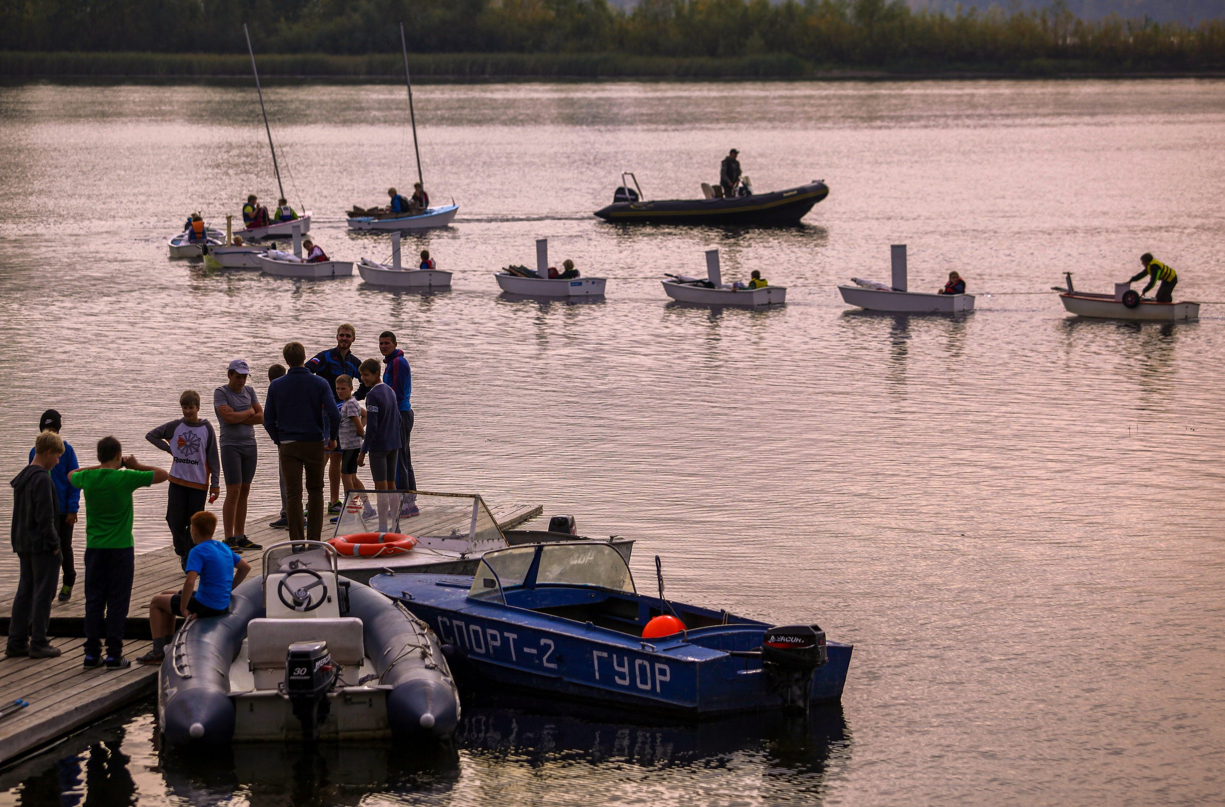 спортивная фотография, парусный спорт, юнные парусники, река Волга