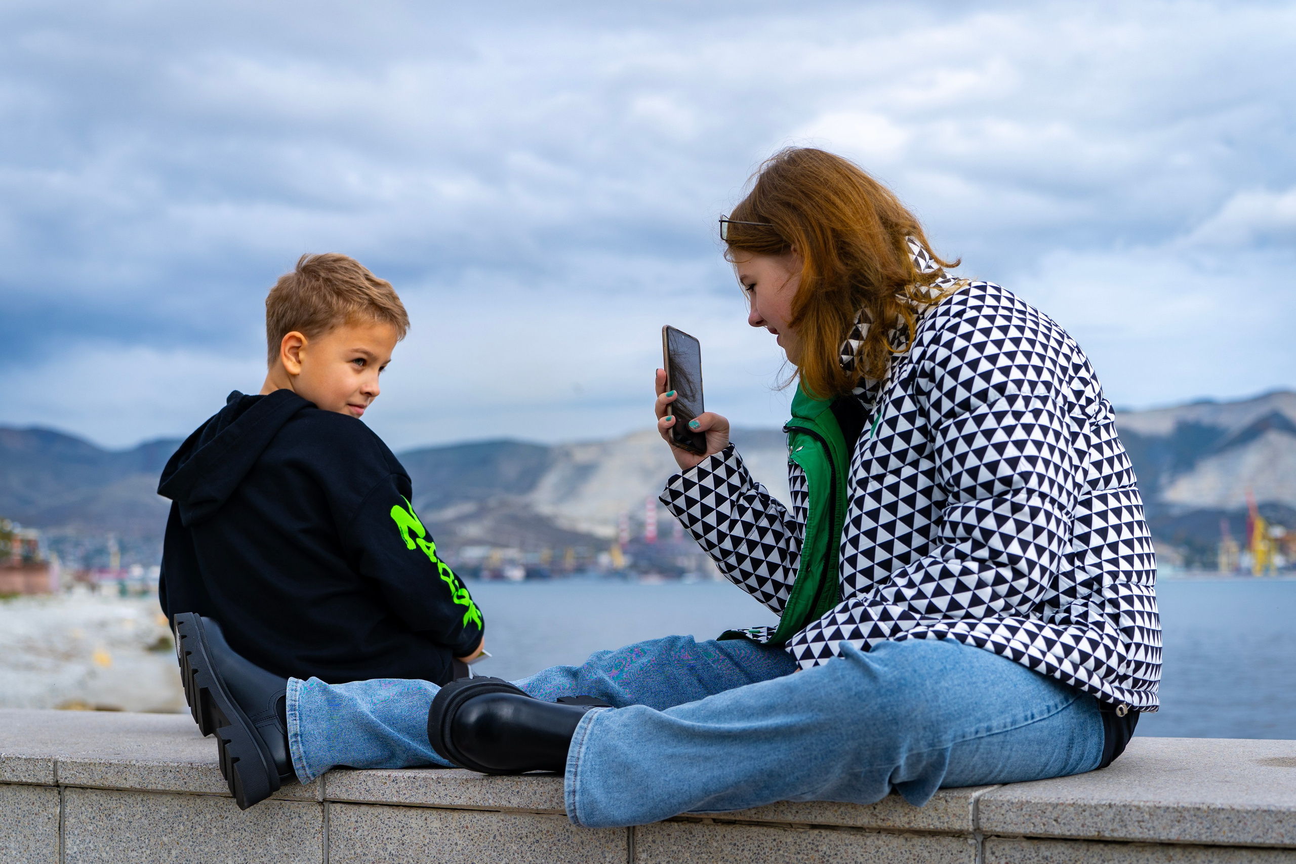 Фотосессия в Новороссийске осенью. Семейный и детский фотограф Екатерина Черняева. Снимаю портреты, love story, фотопрогулки, работаю на улице, в кафе, студии, дома у клиента