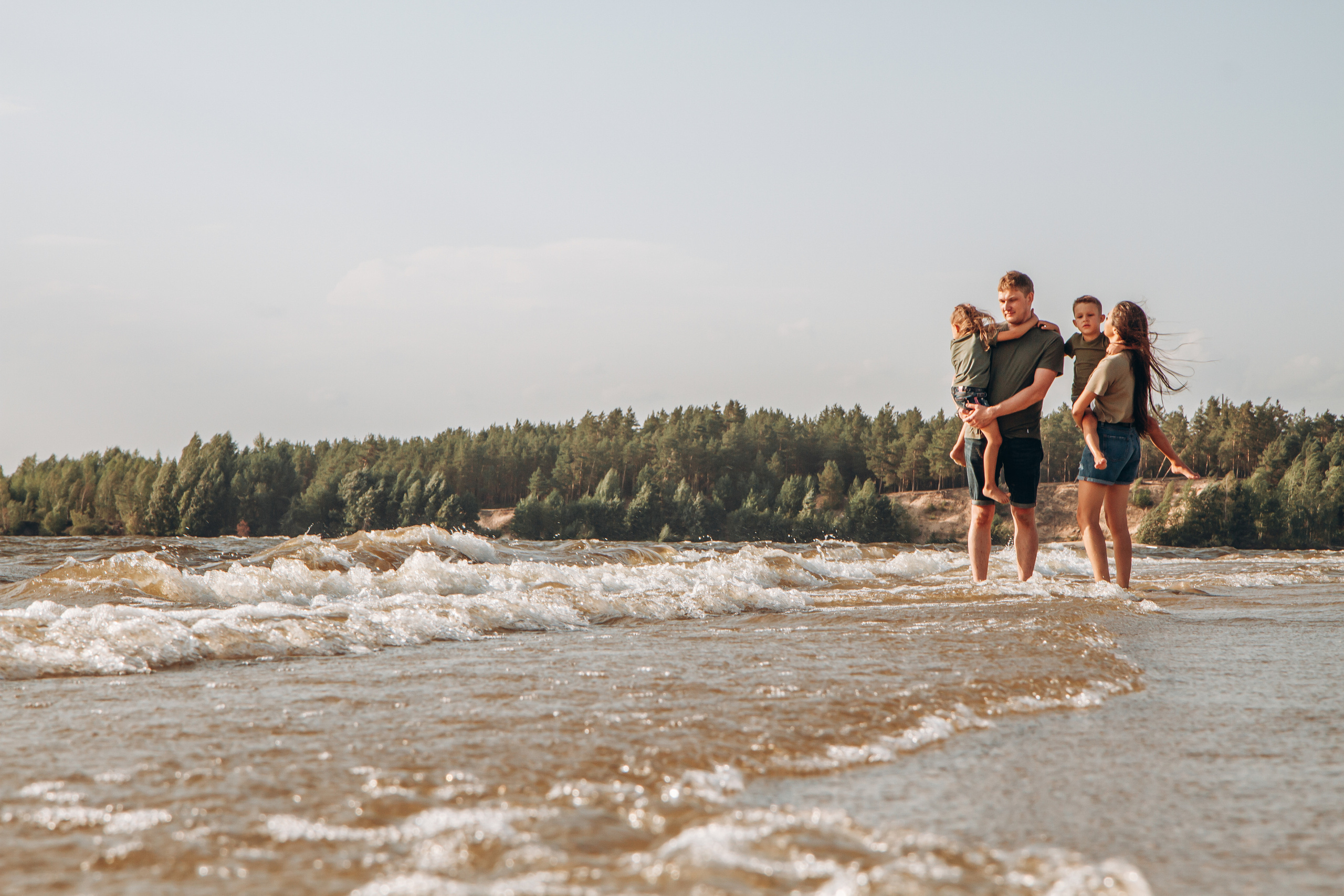 Семейная фотосъемка на Волге. Фотограф Чебоксары