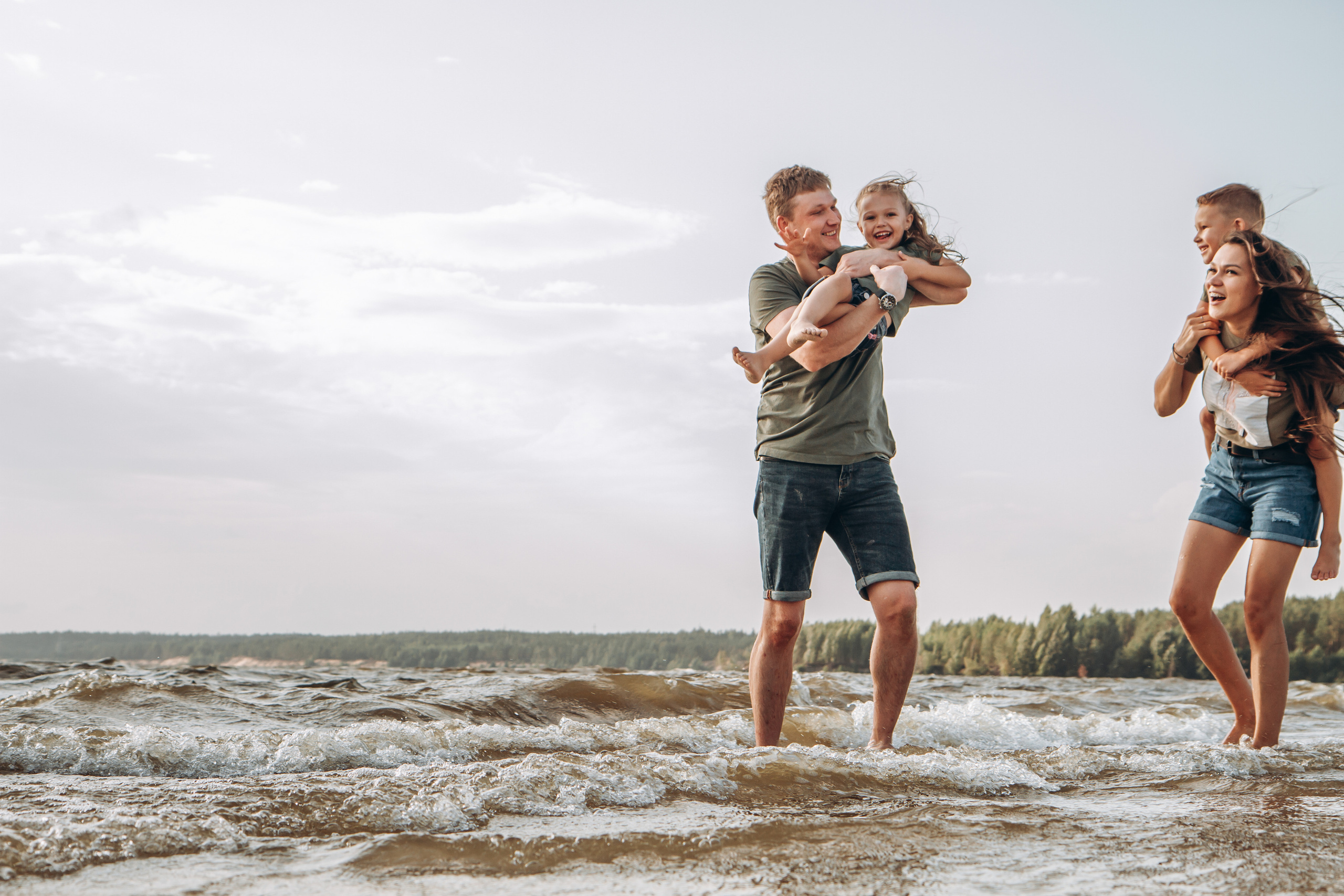 Семейная фотосъемка на Волге. Фотограф Чебоксары