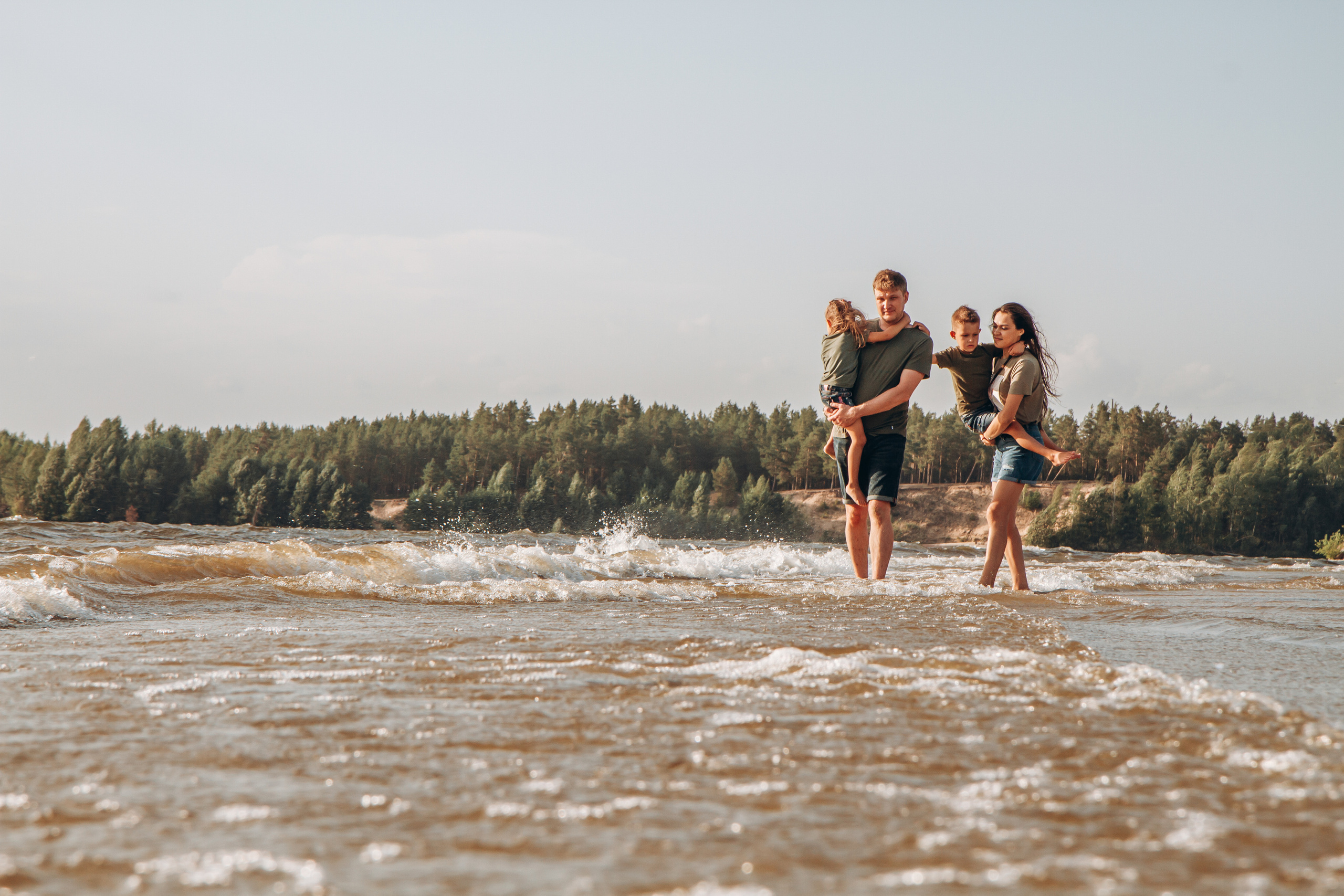 Семейная фотосъемка на Волге. Фотограф Чебоксары