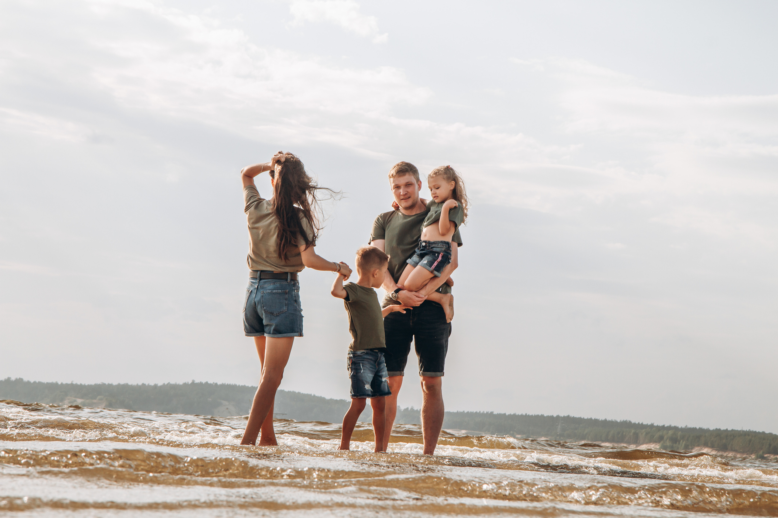 Семейная фотосъемка на Волге. Фотограф Чебоксары