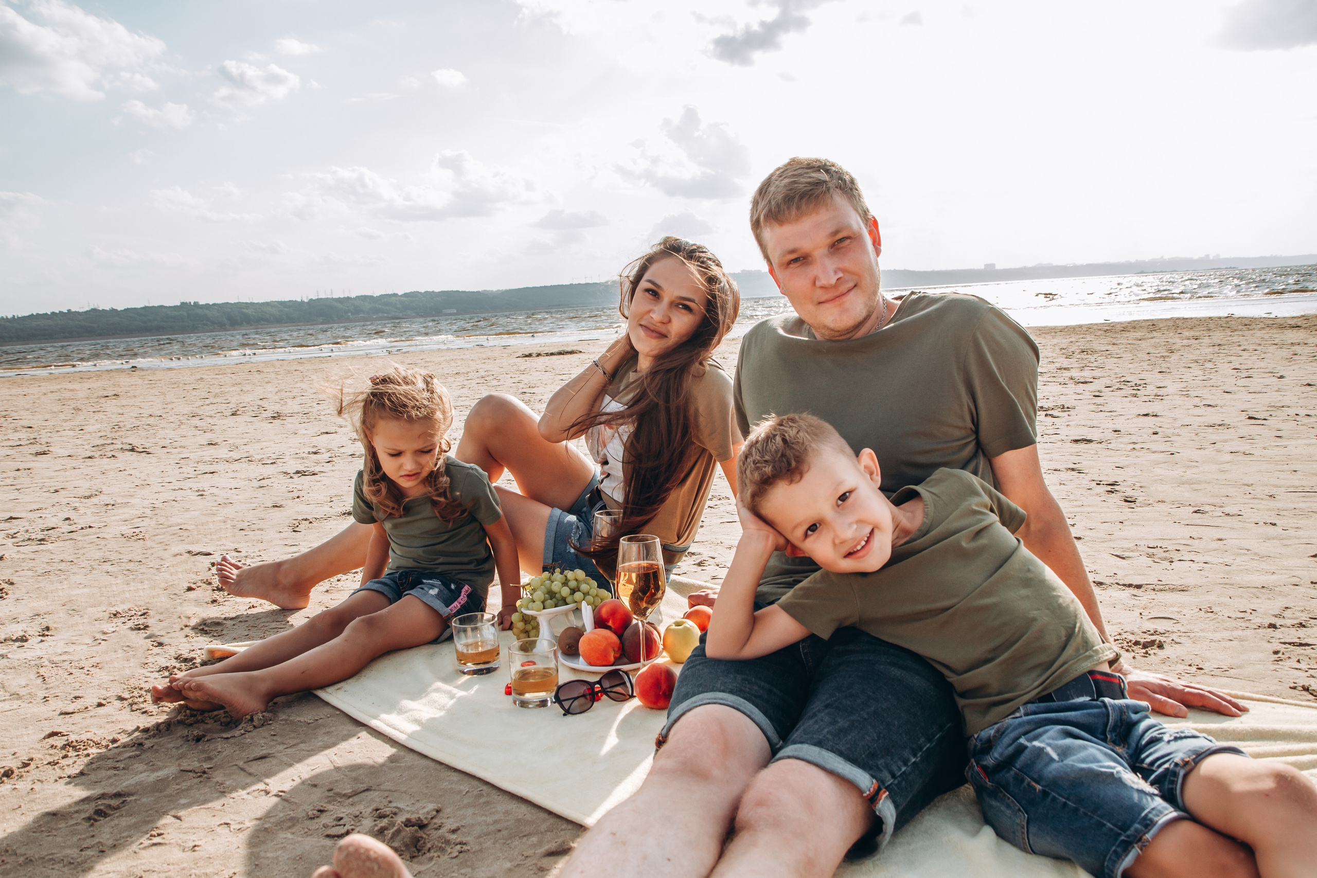 Семейная фотосъемка на Волге. Фотограф Чебоксары