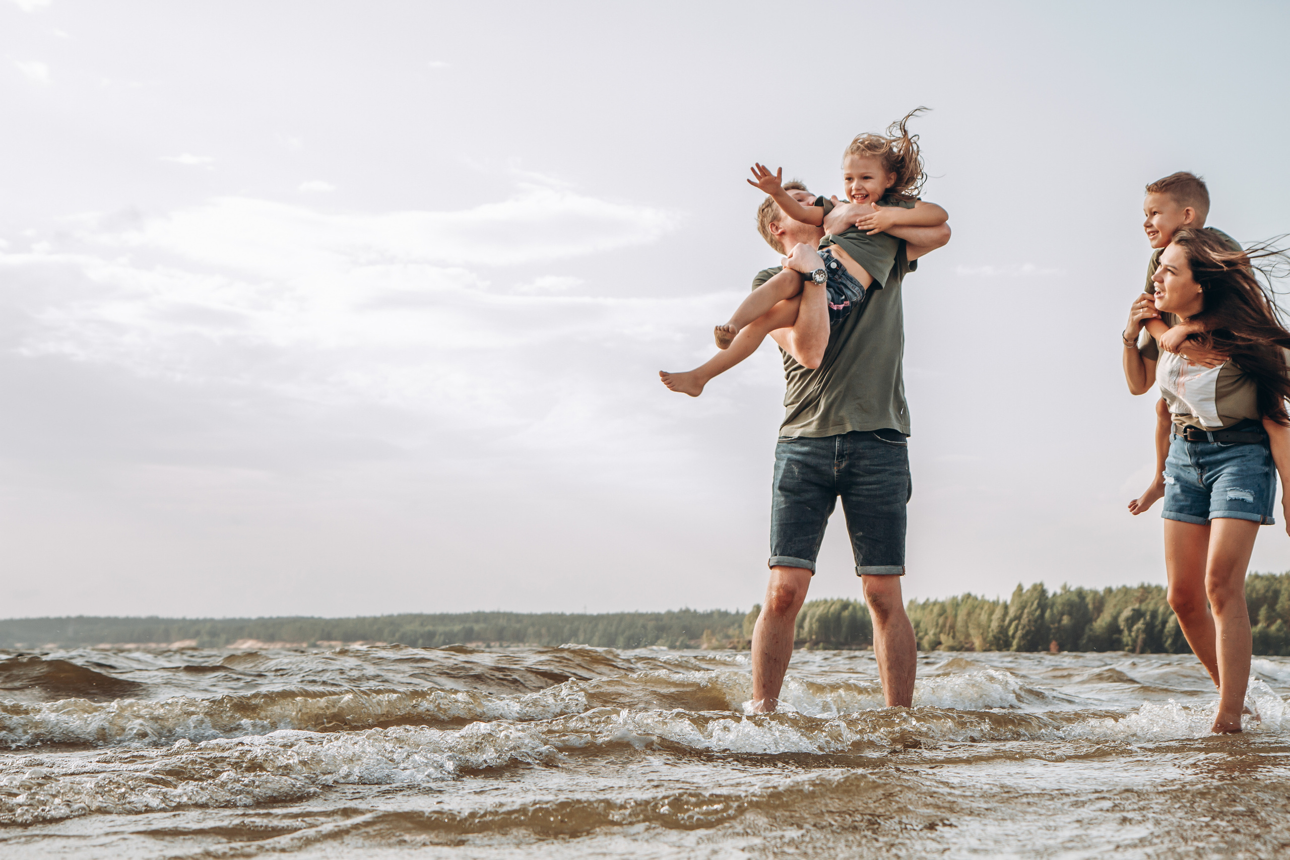 Семейная фотосъемка на Волге. Фотограф Чебоксары