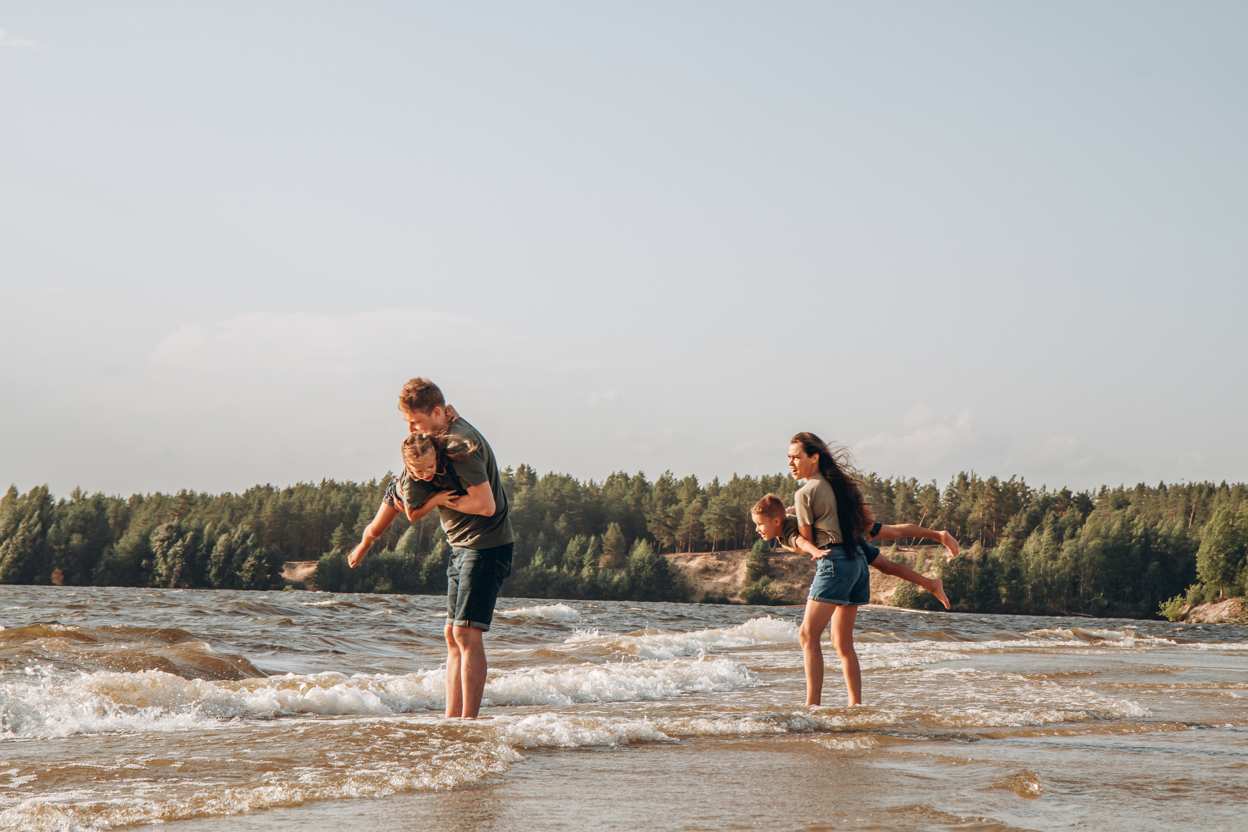 Семейная фотосъемка на Волге. Фотограф Чебоксары