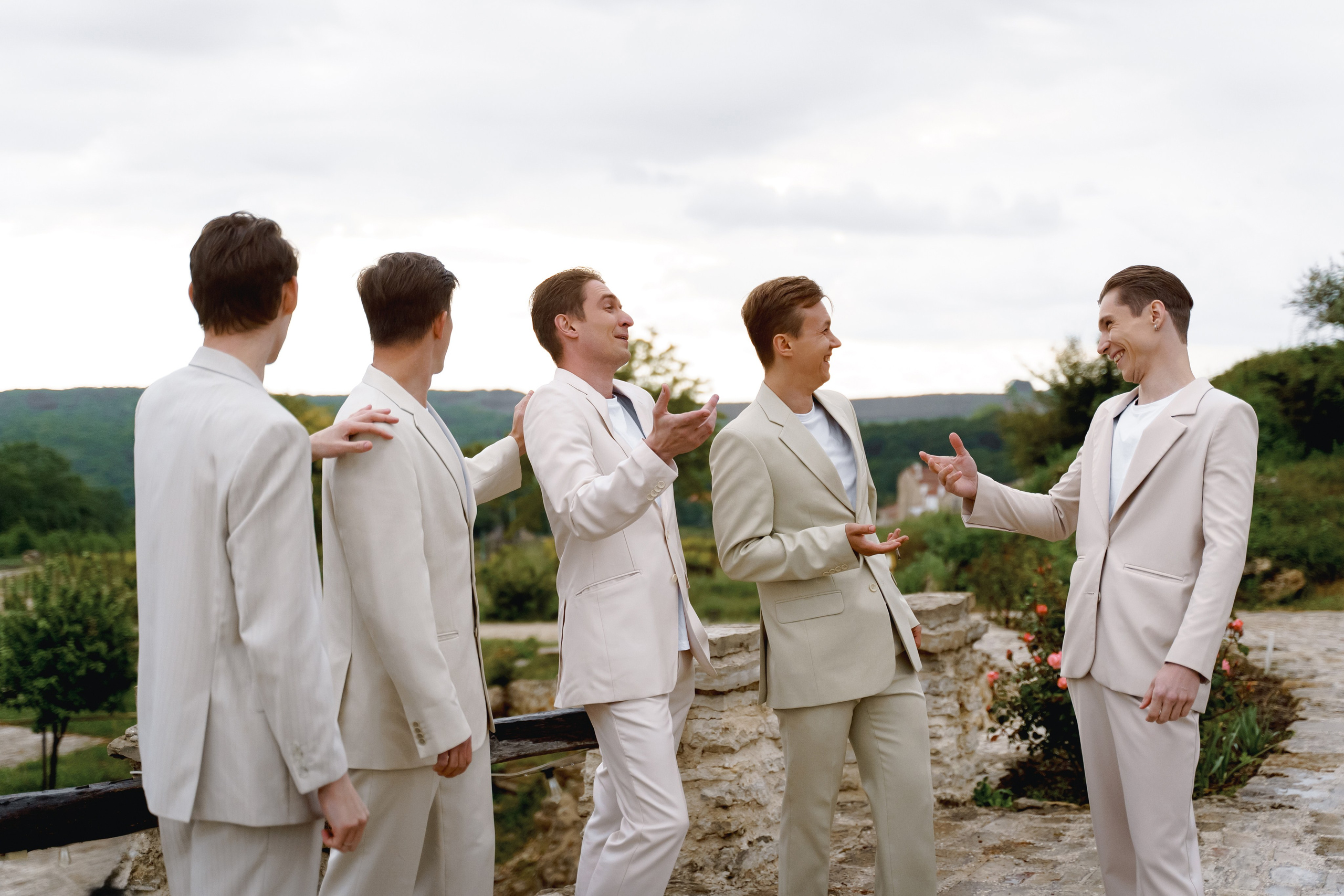 Что делает свадебный ужин особенным? Атмосфера, вино и декор, как в Chateau Andre