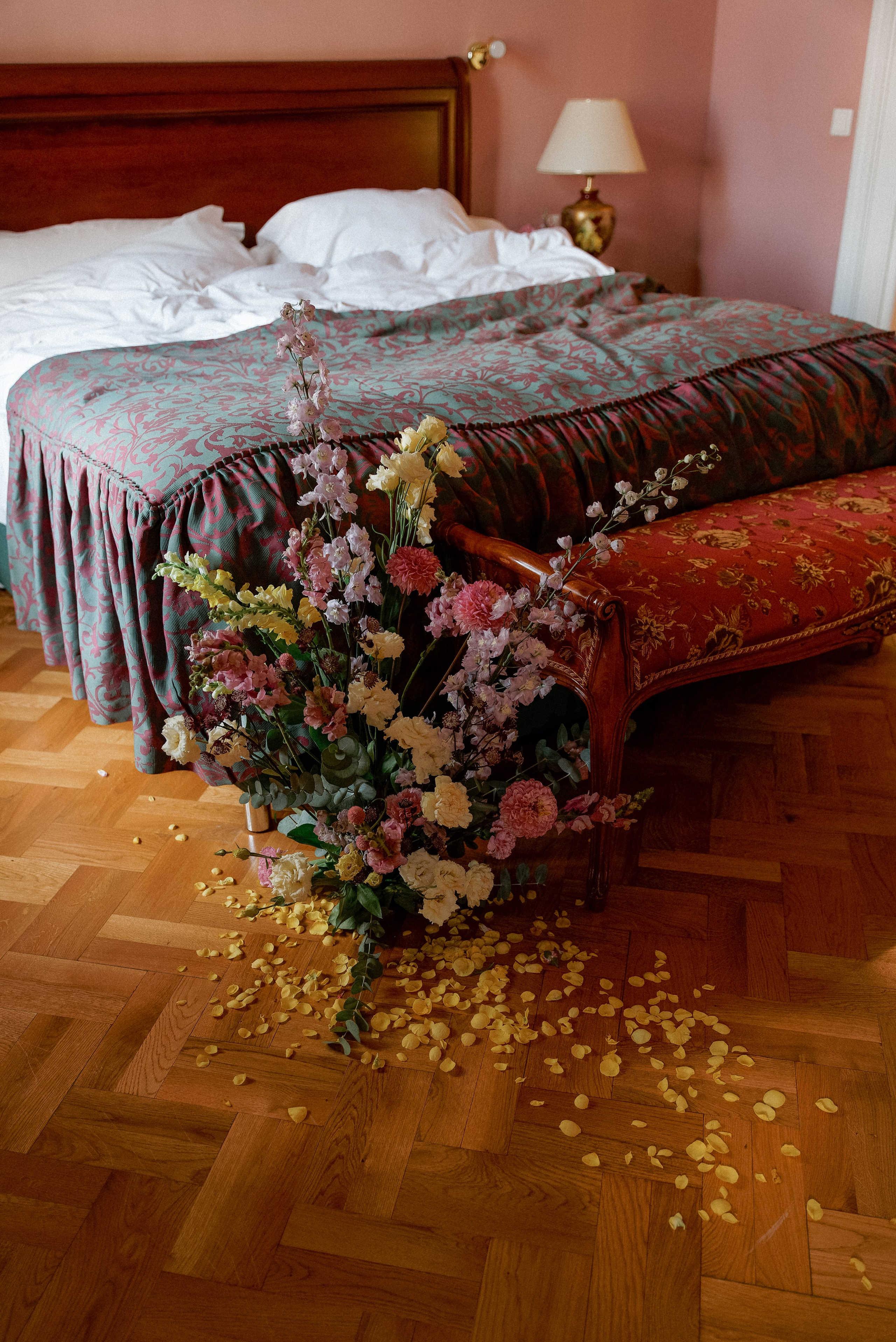 Классическая свадьба в самом центре сердце Москвы в отеле «Националь». Tarasov-stroganova.ru