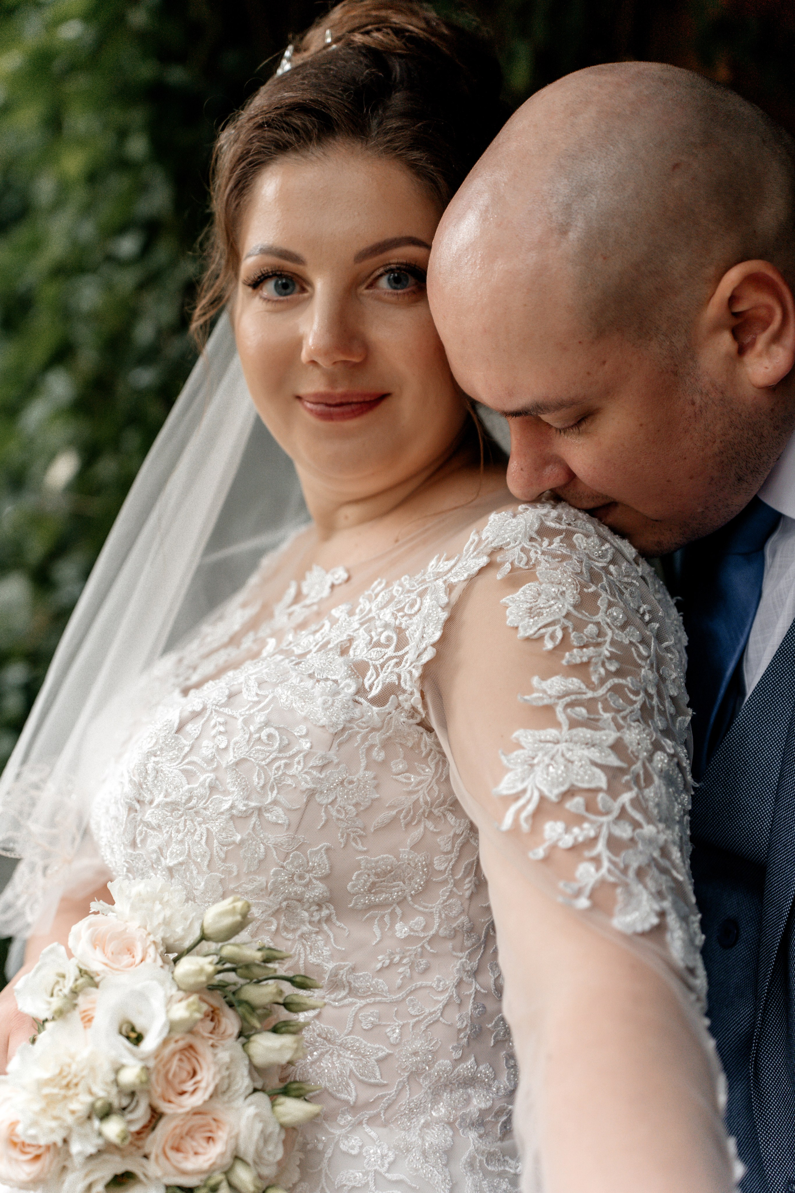 Дождливый день создания семьи. Ваш семейный фотограф в Минске — Вика Трегубова