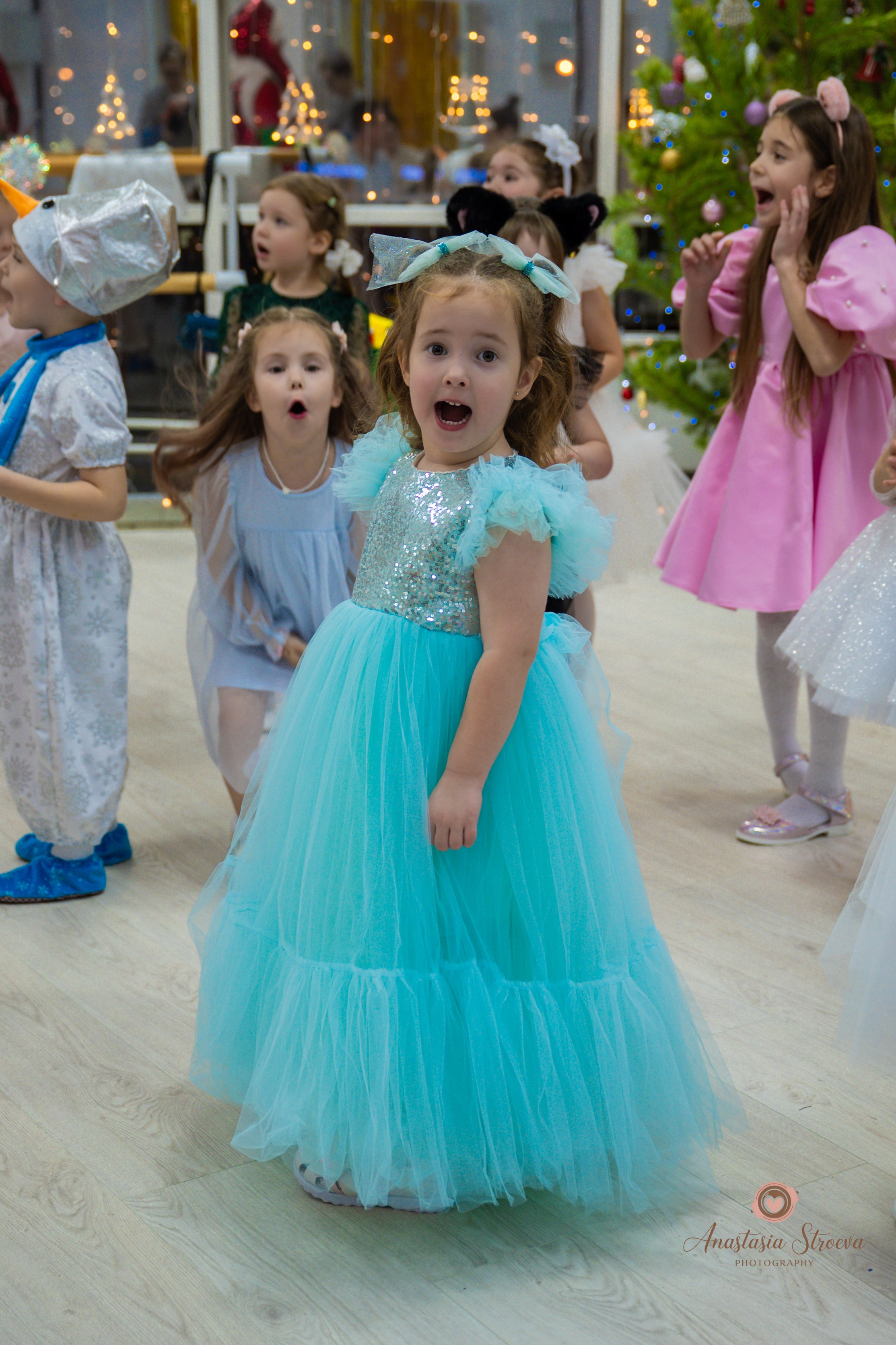 Новый год в танцах. Семейный и детский фотограф в Королеве, Москве и Московской области Строева Анастасия