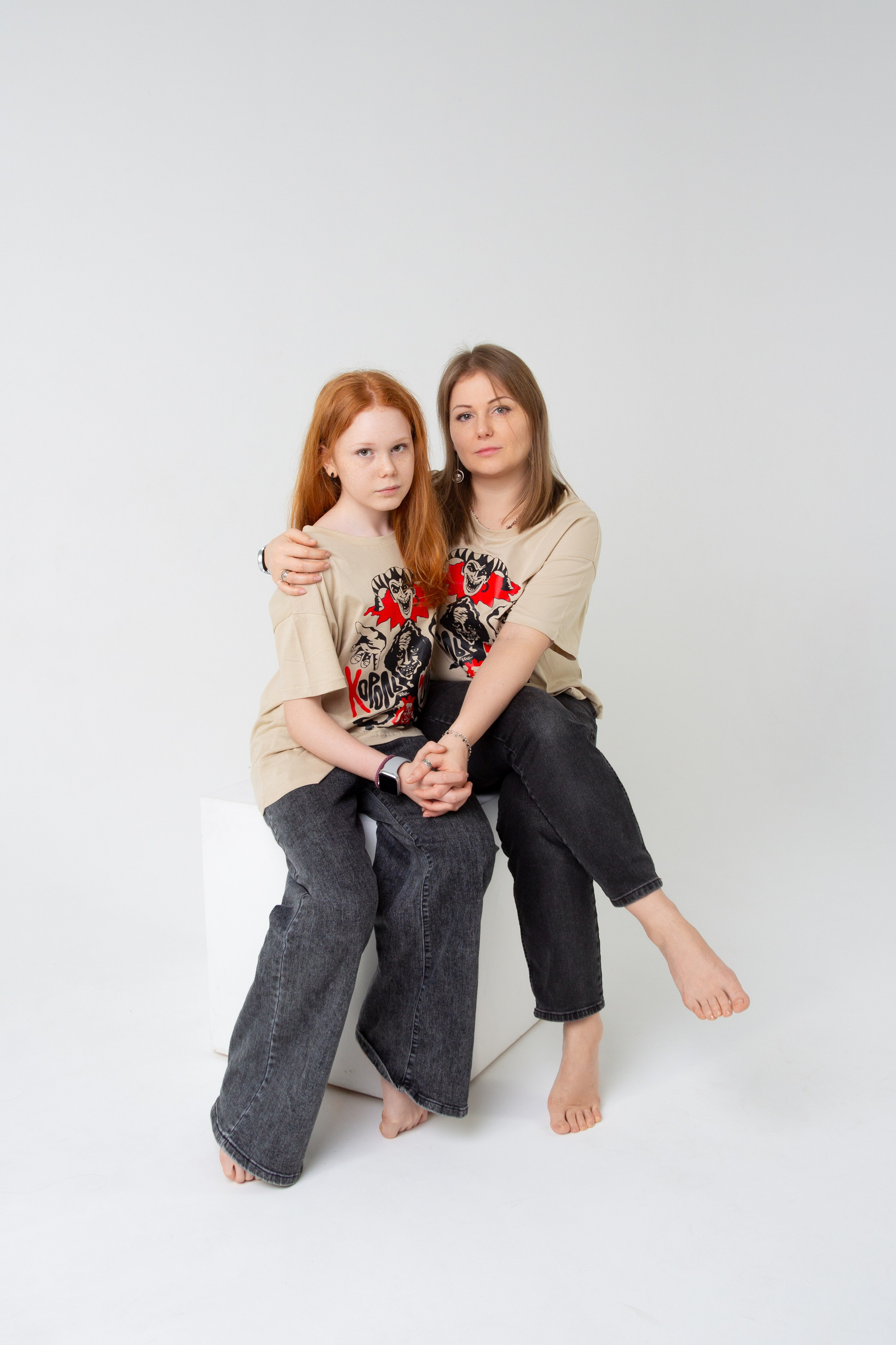 Фотосессия семьи в Санкт-Петербурге мама с доской.