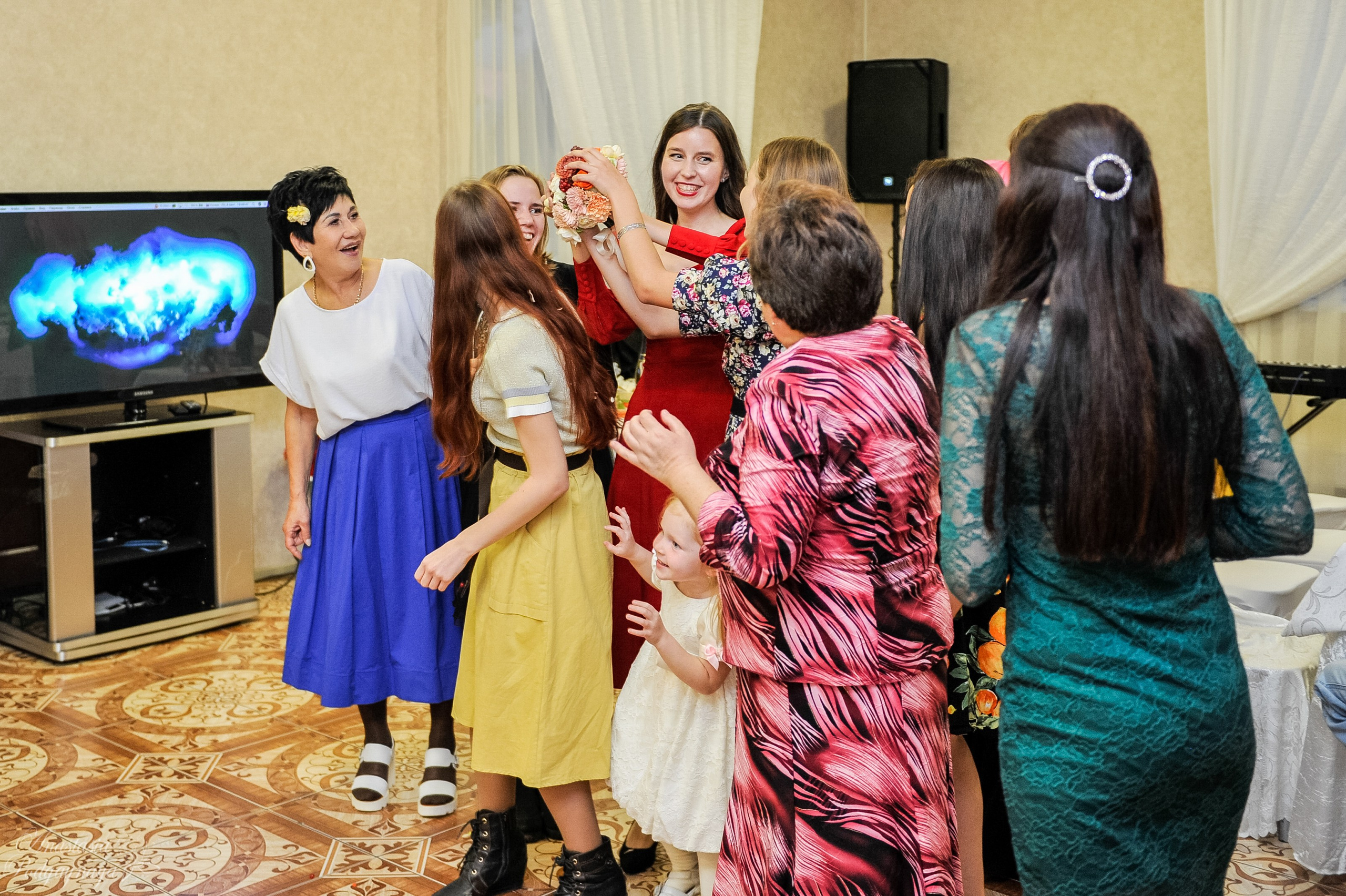 Саша и Арина. Семейный и женский фотограф, контент фотосессия в Екатеринбурге