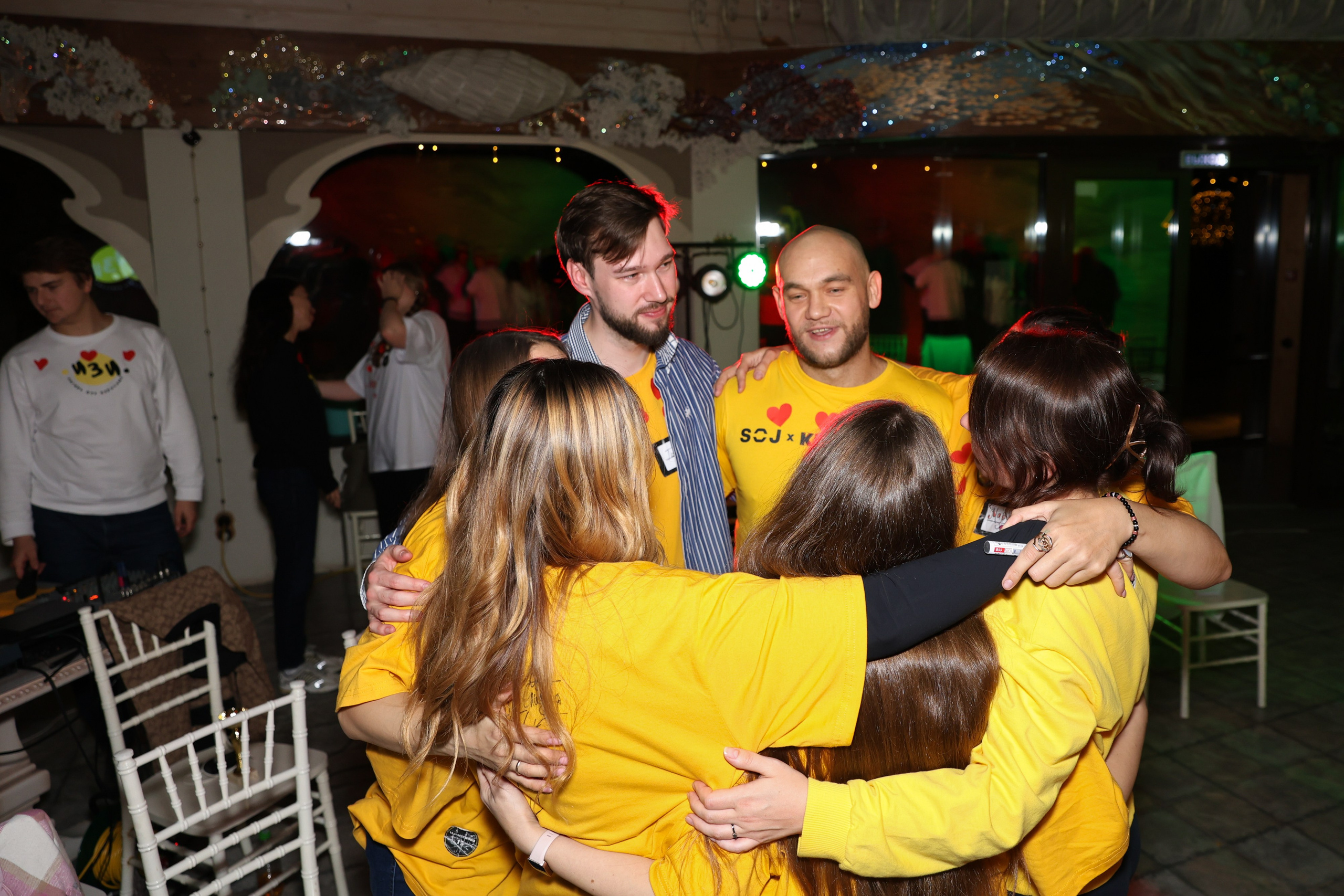 Тиндер смена в лагере для взрослых «Изи». Фотограф Дарья Попова