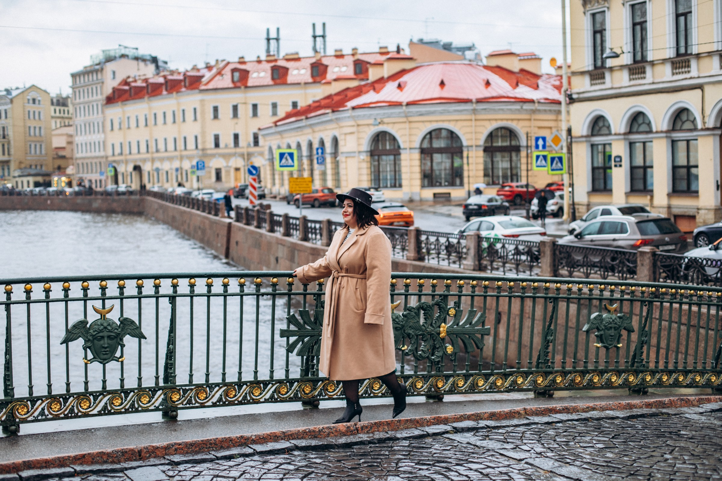 Алёна в октябре. Фотопрогулка в Петербурге. Индивидуальный и семейный фотограф в Санкт-Петербурге