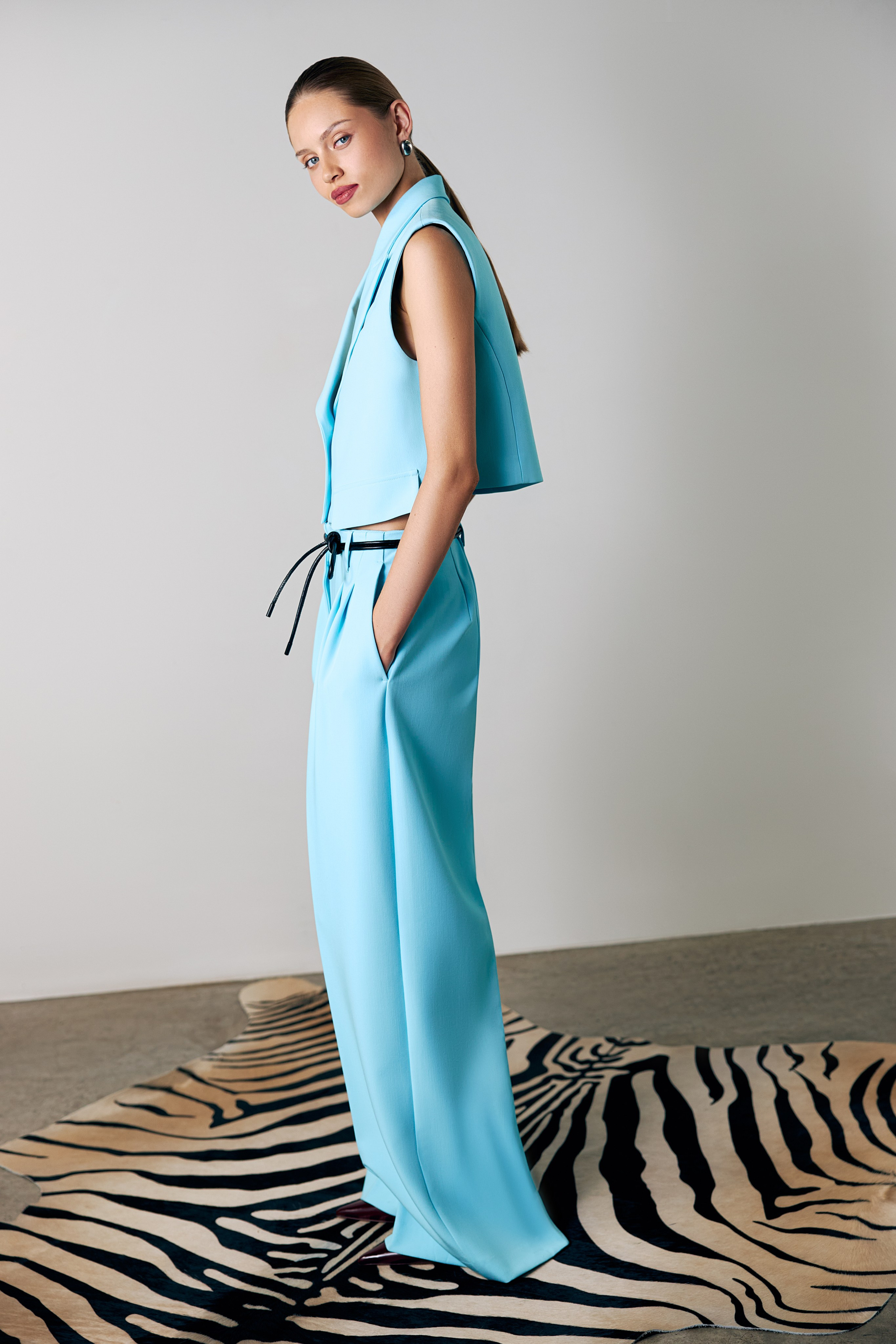 OSTIN summer 25. Retoucher