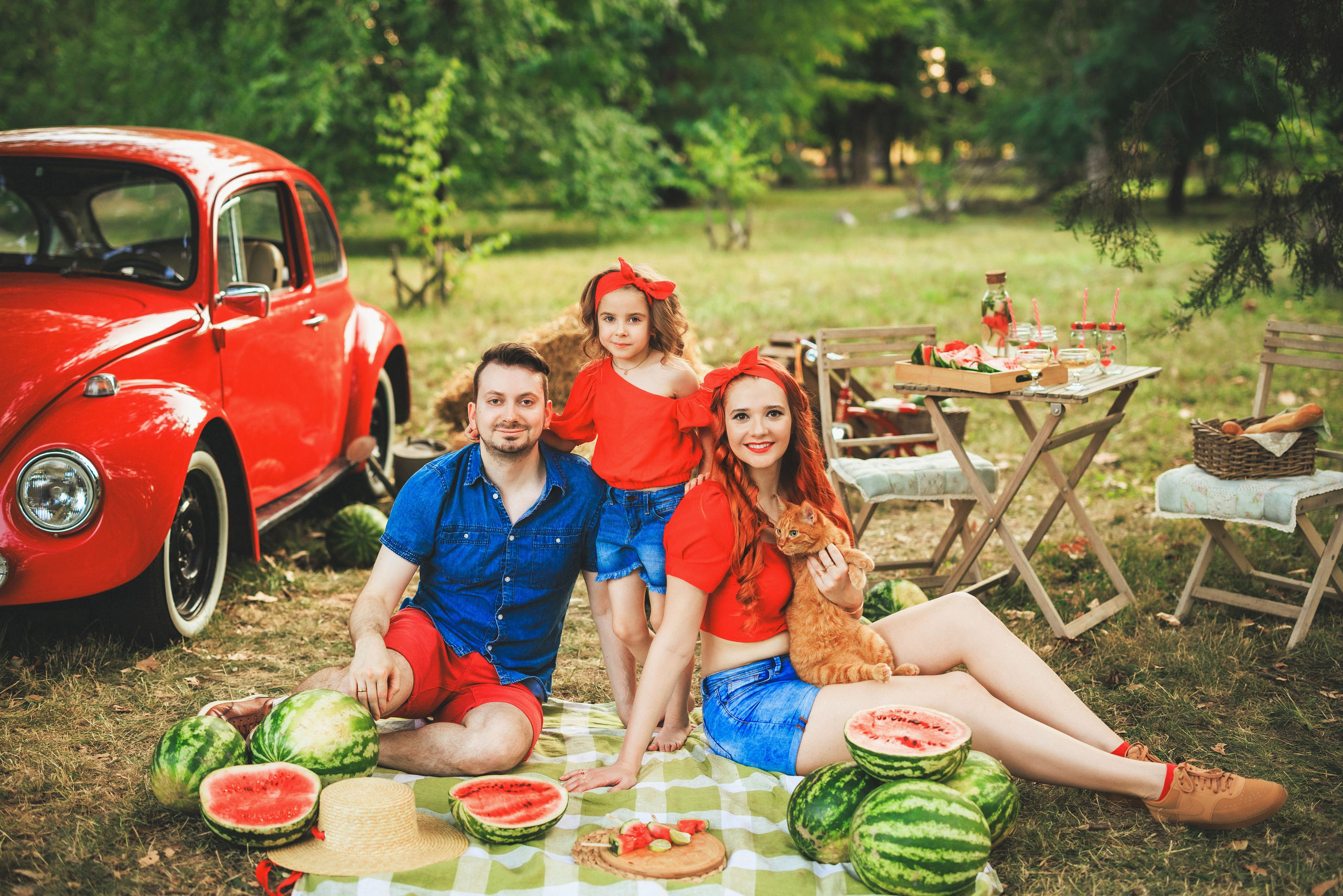 Летняя фотосессия с арбузами и ретро автомобилем. Семейный и детский фотограф в Краснодаре Анна Трашкова