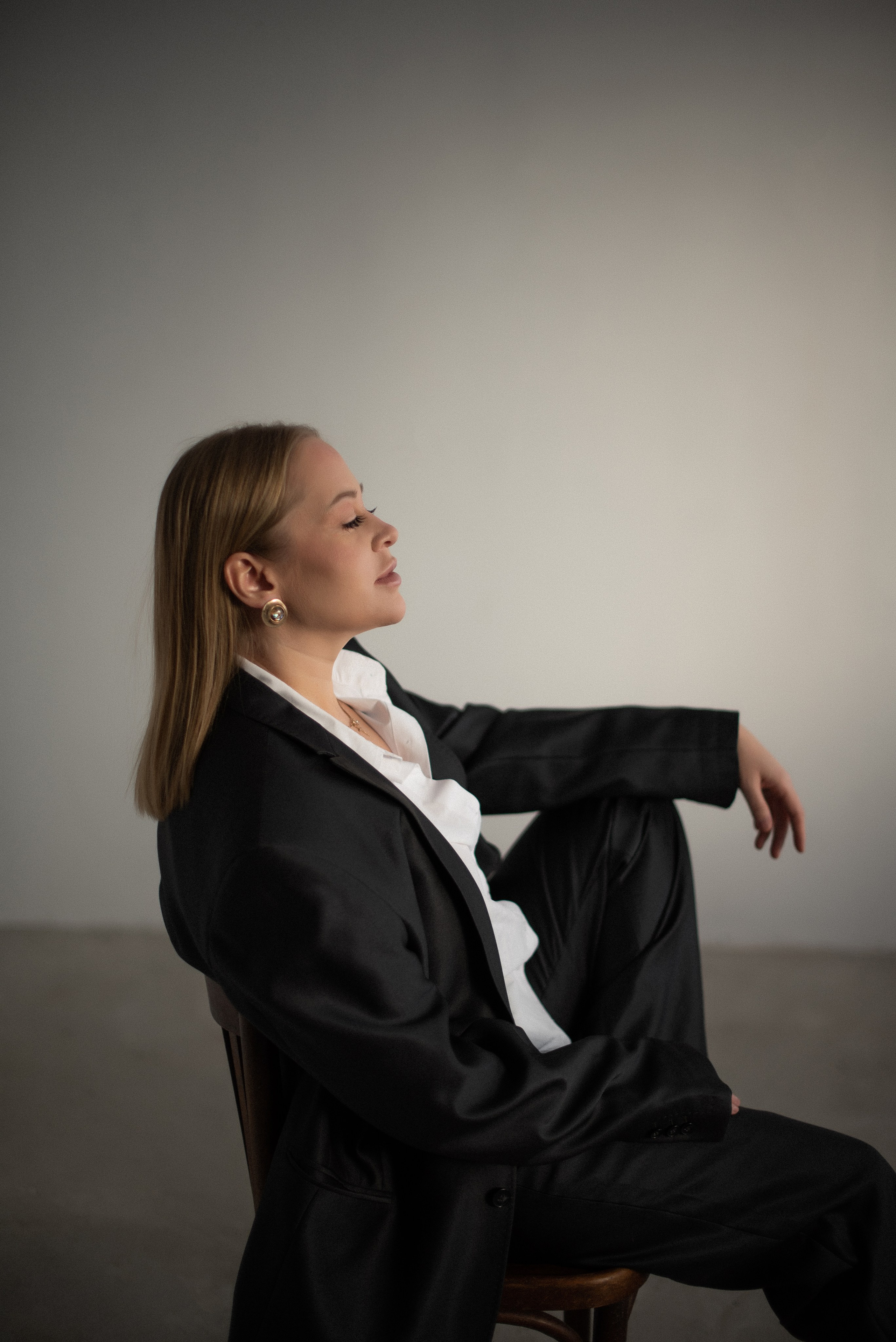 Портретная фотосессия для Елизаветы – элегантность и стиль. Свадебный фотограф в Миассе Татьяна Ружникова