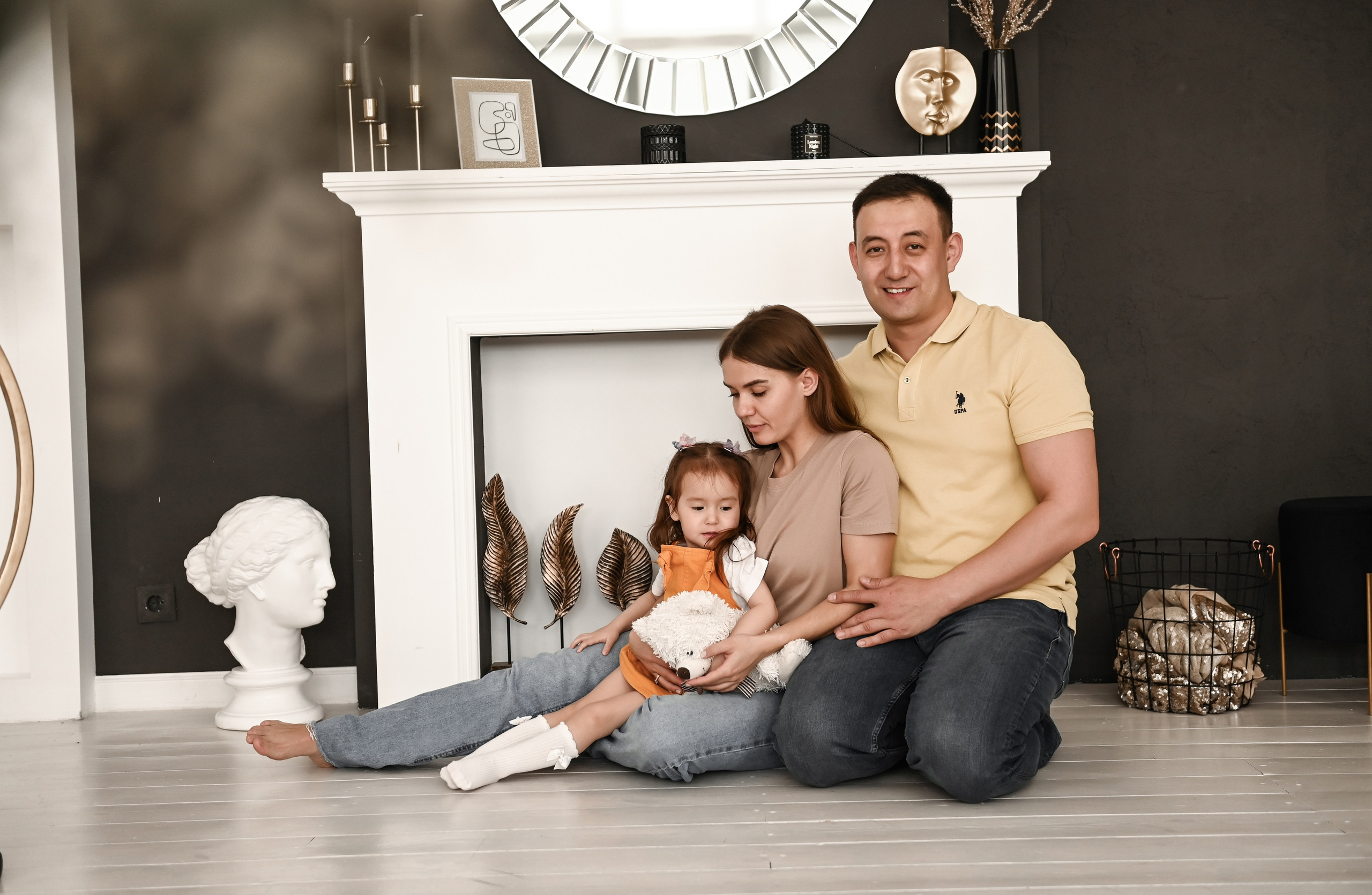 Семейная студийная  фотосессия 2. Свадебный, семейный, детский, контент фотограф в Омске Максим Ильин